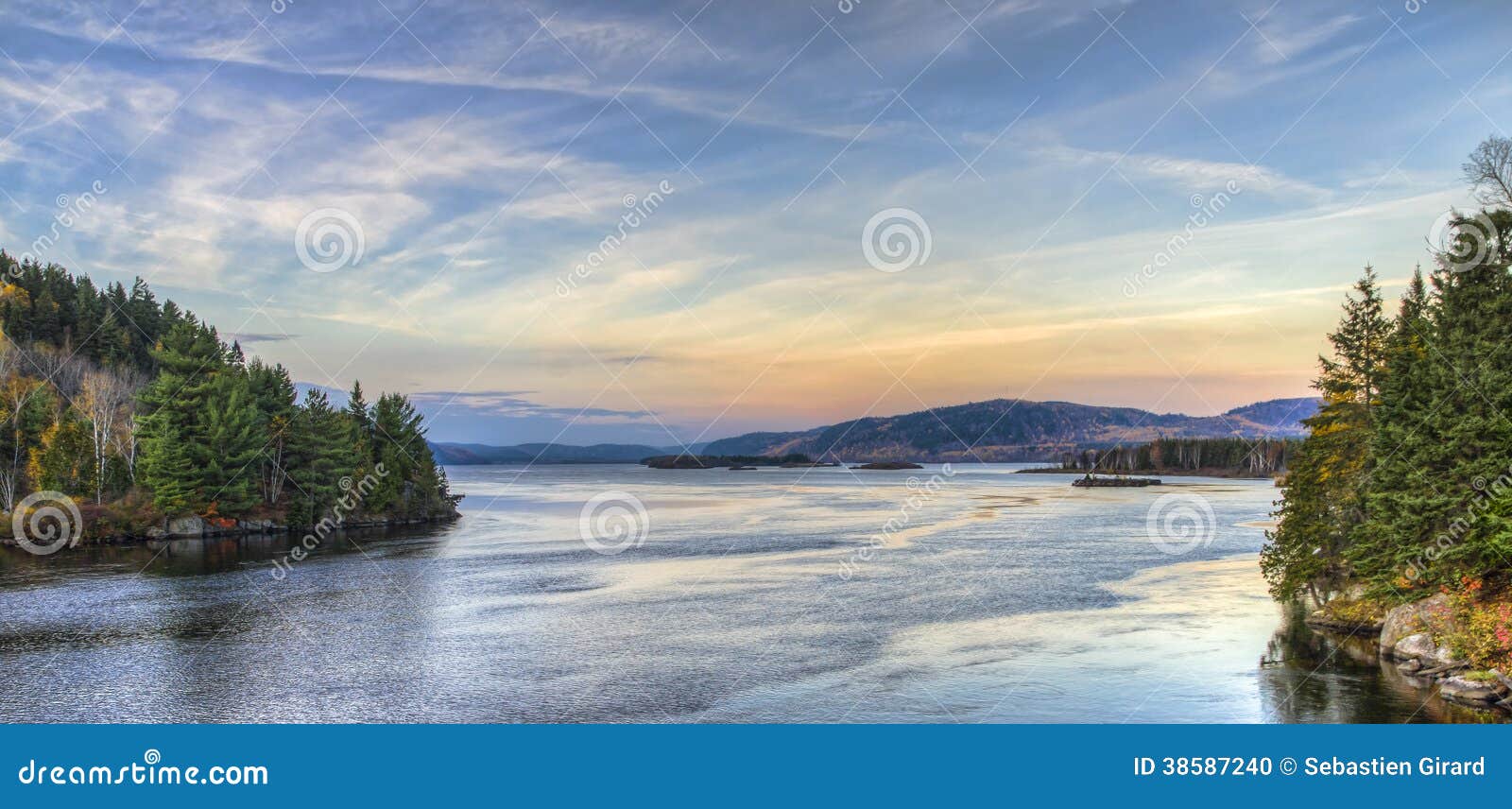 Vue De Coucher Du Soleil De La Rivière Photo Stock Image