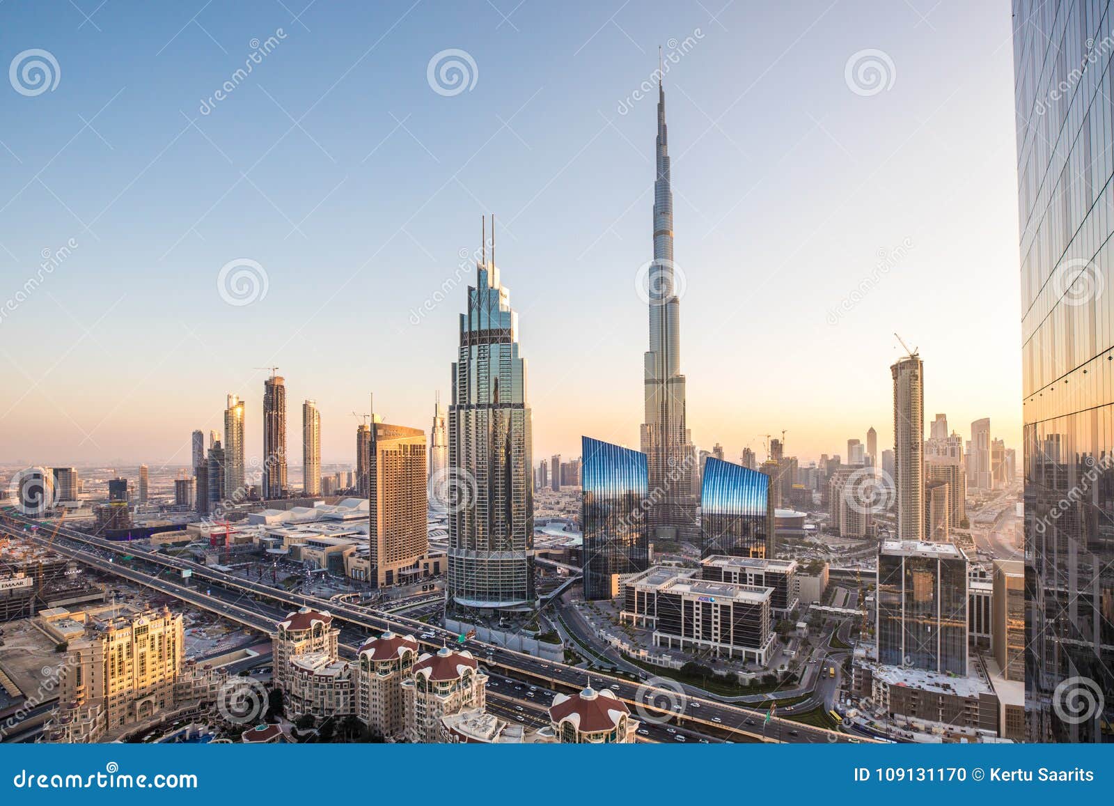 Vue De Coucher Du Soleil De Secteur Du Centre De Dubaï Image