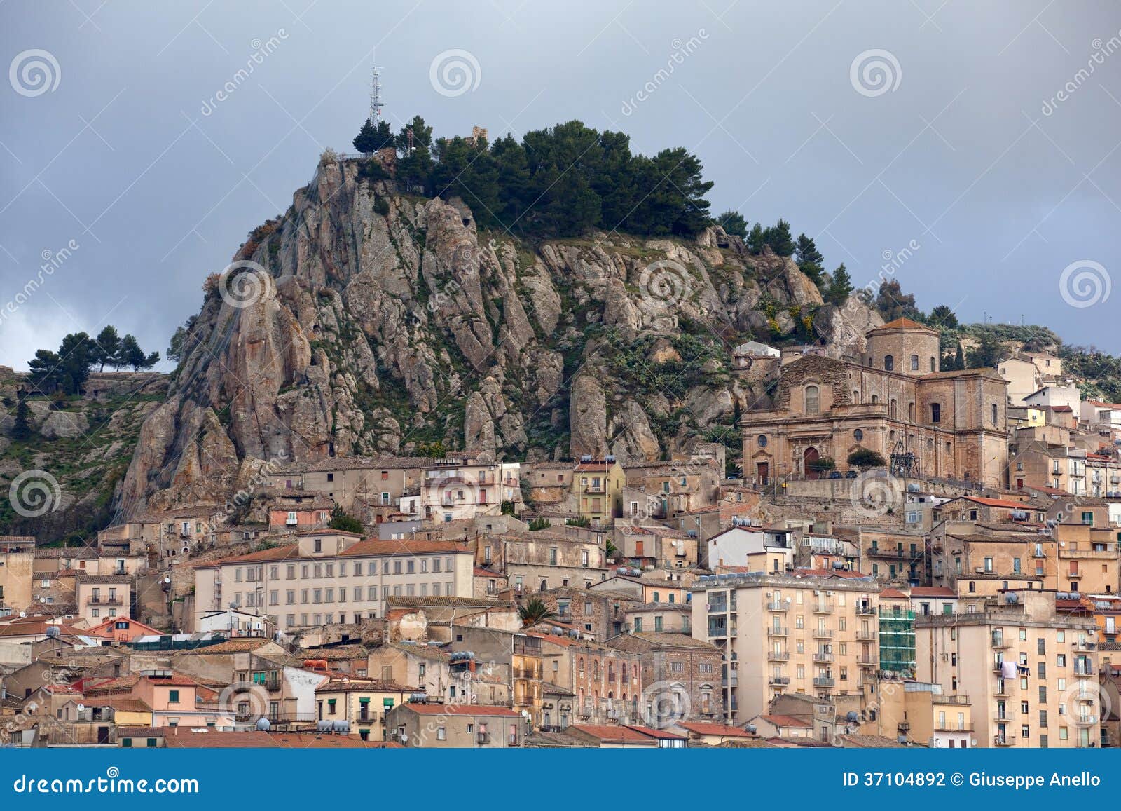 Vue de Nicosie, Sicile photo stock. Image du nicosie - 37104892