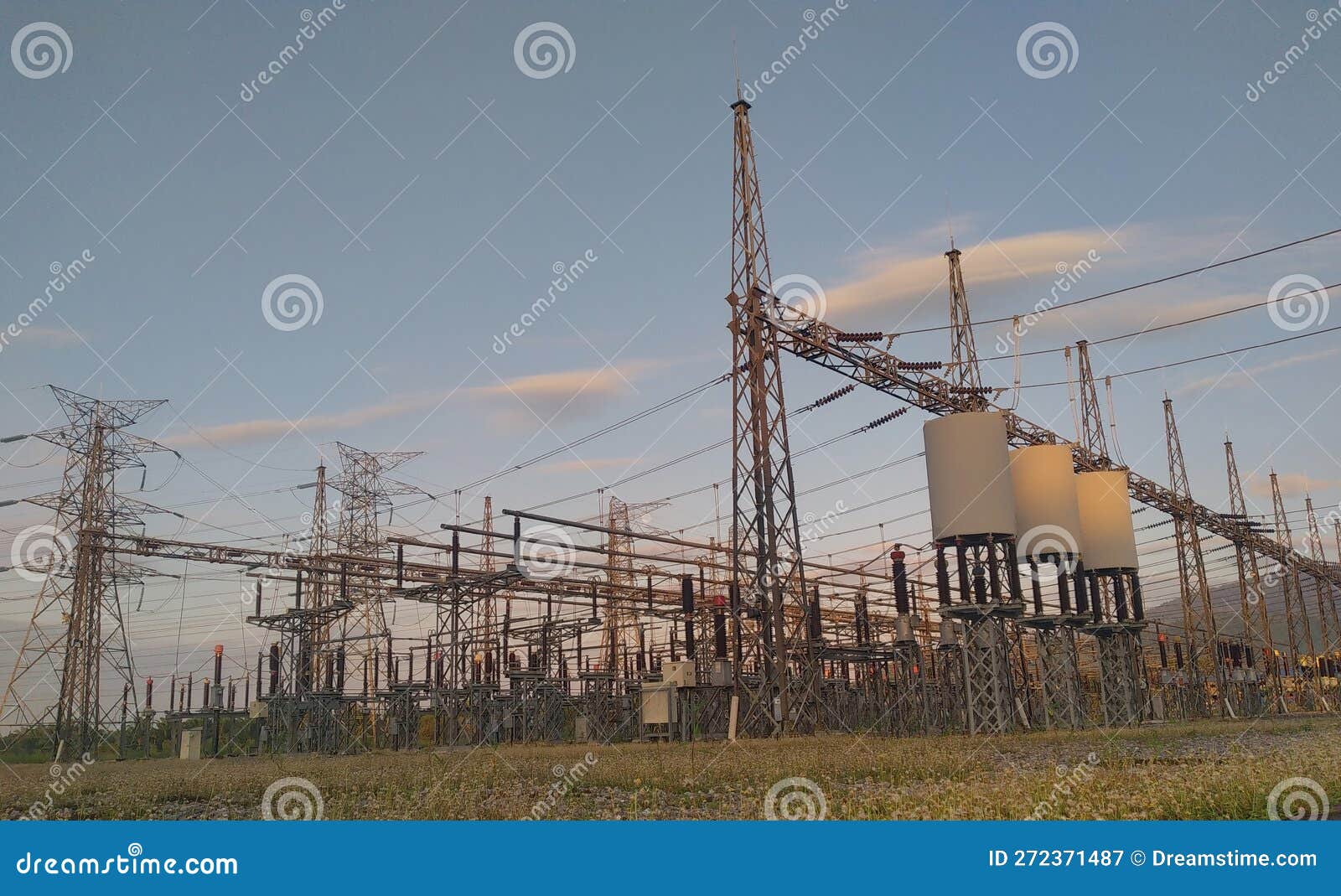 Vue Image De L'alimentation électrique Image stock - Image du