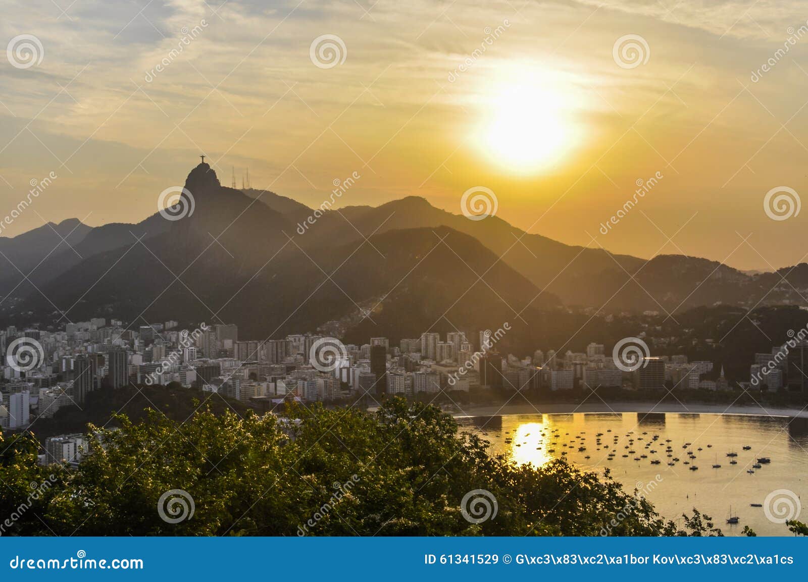 Vue Panoramique Au Coucher Du Soleil En Rio De Janeiro