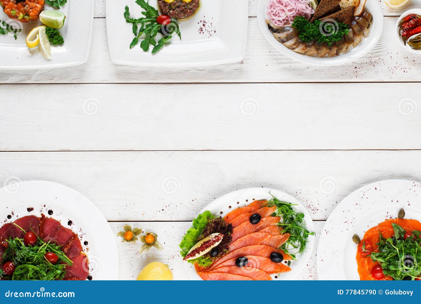 Vue Supérieure Sur Le Buffet Avec La Variété De Nourriture