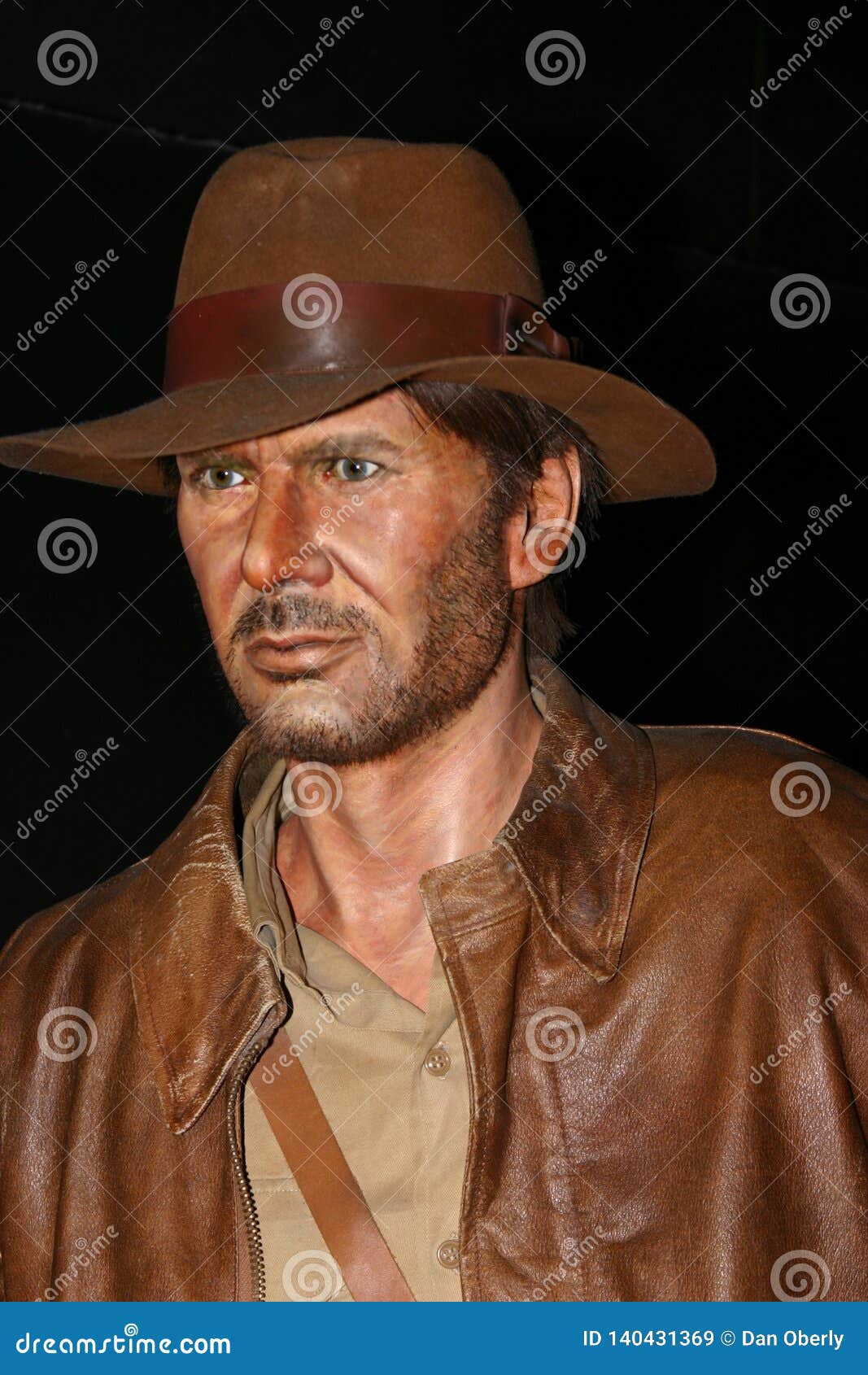 Wachsfigur Von Harrison Ford Als Indiana Jones Redaktionelles Stockbild Bild Von Archaologie Gral 140431369