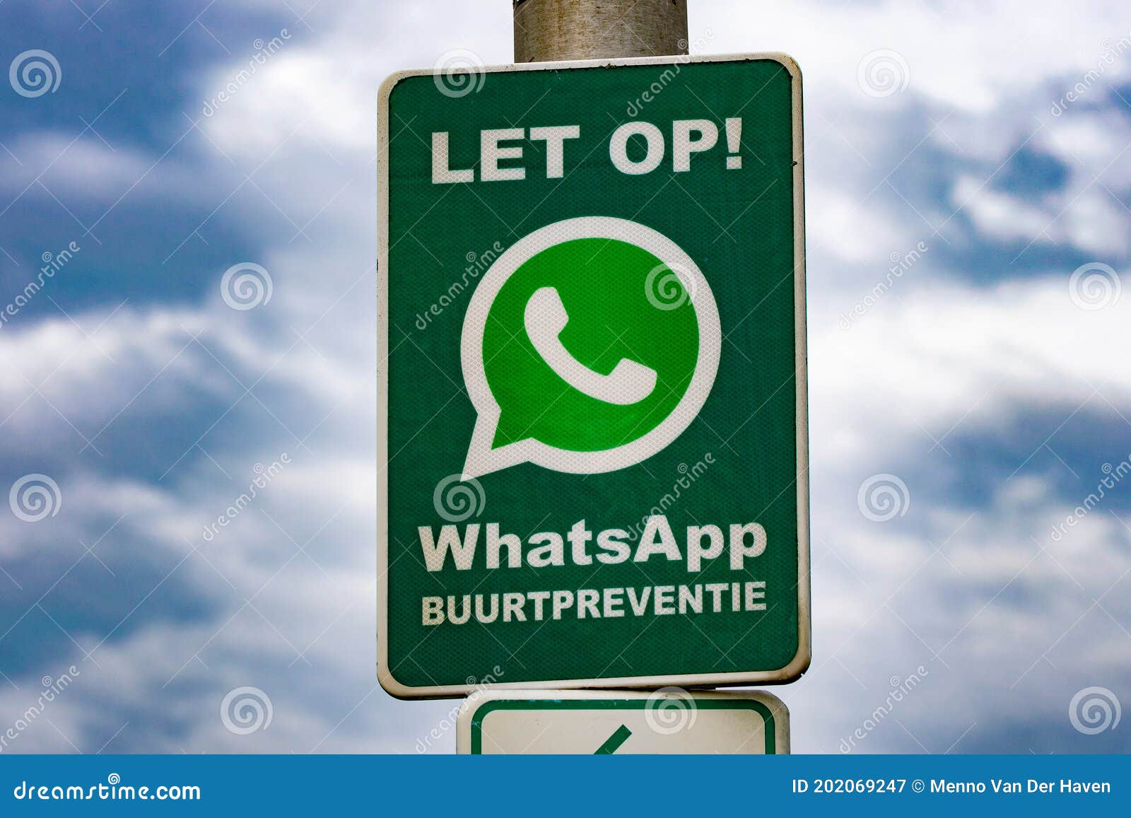 theorie partitie versnelling Sign that a Neighborhood Watch is Active Editorial Photography - Image of  chat, police: 202069247