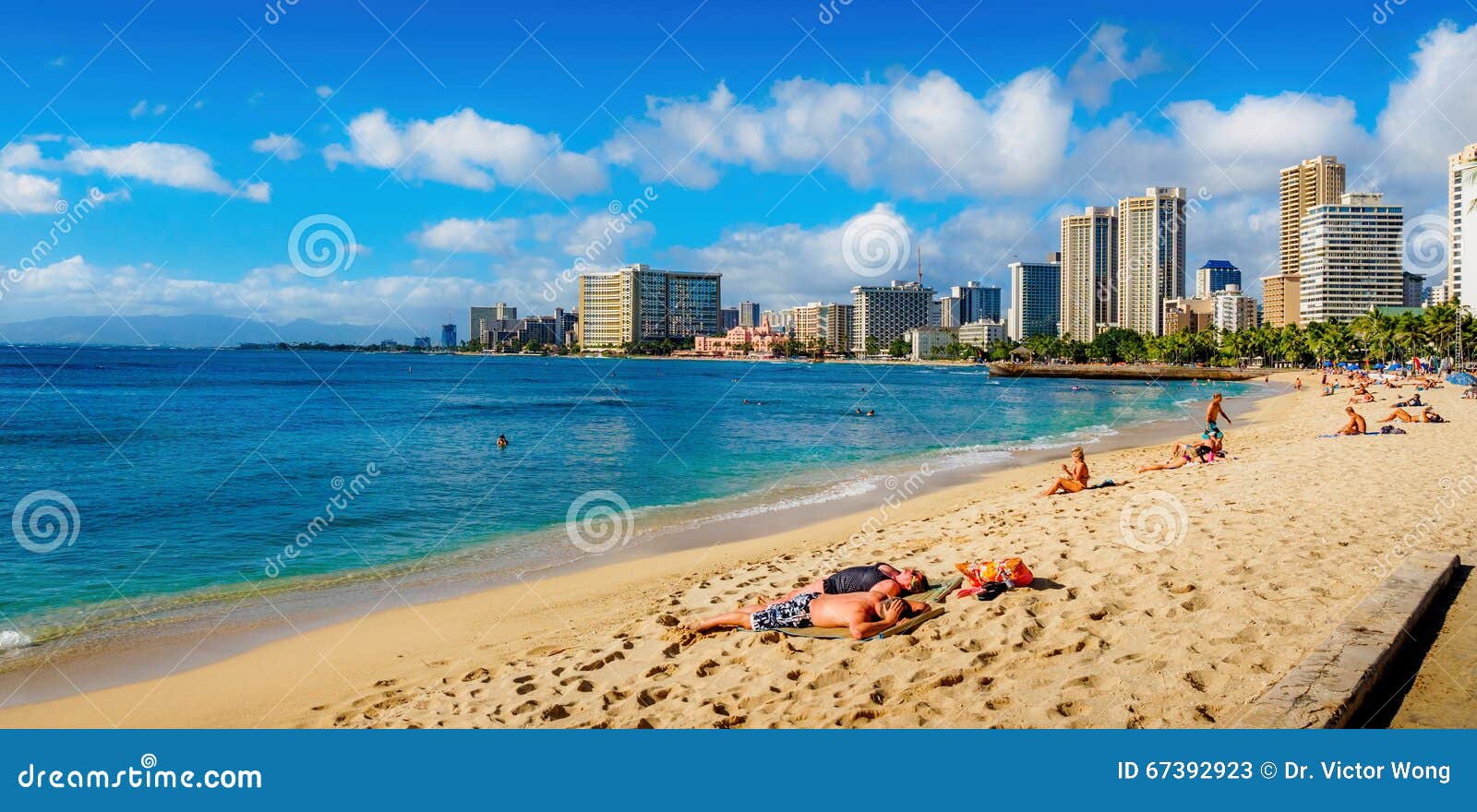 Waikiki Beach at midday editorial stock photo. Image of house - 67392923