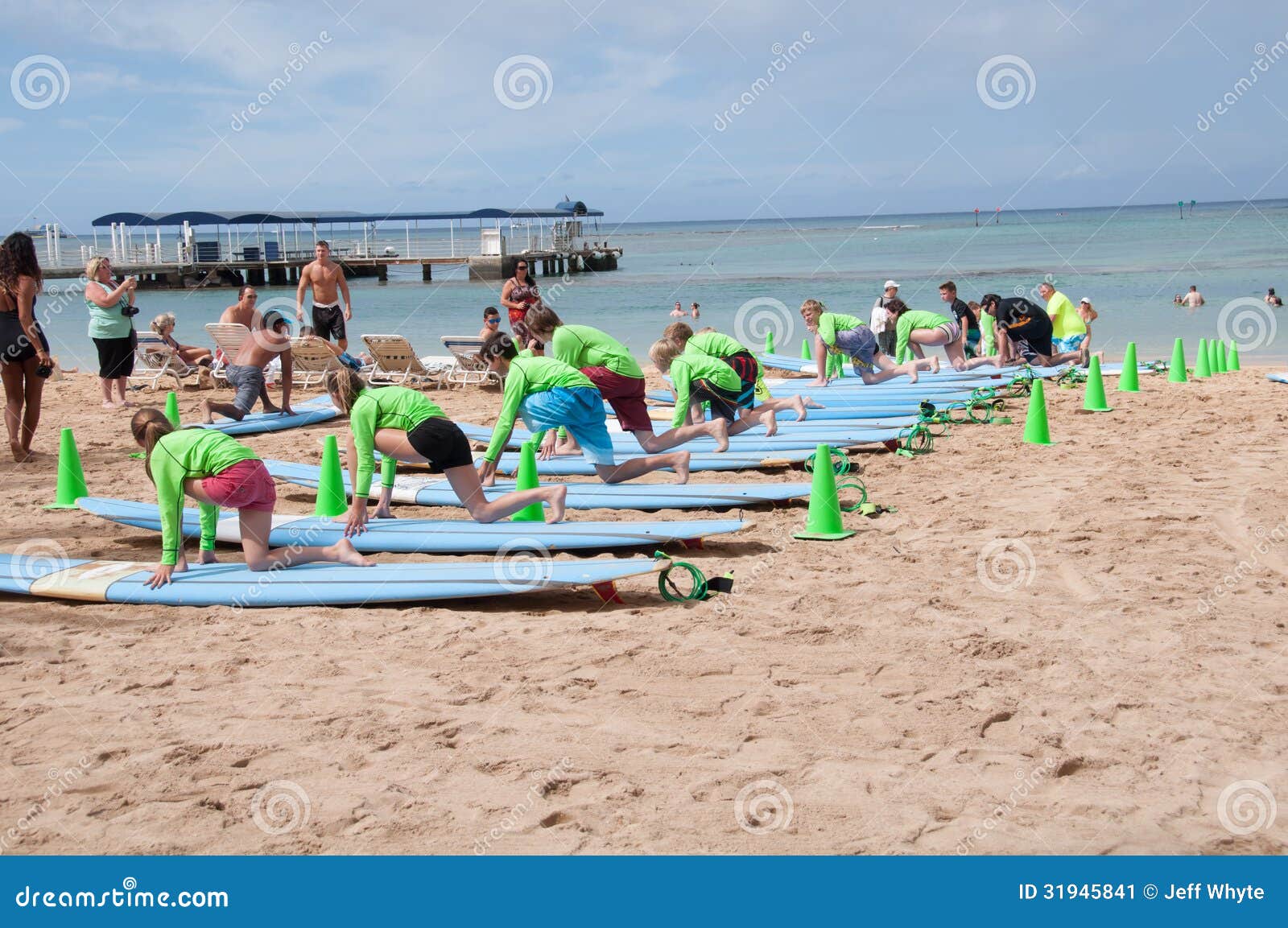 Waikiki surf lessons editorial photo. Image of surfing 31945841