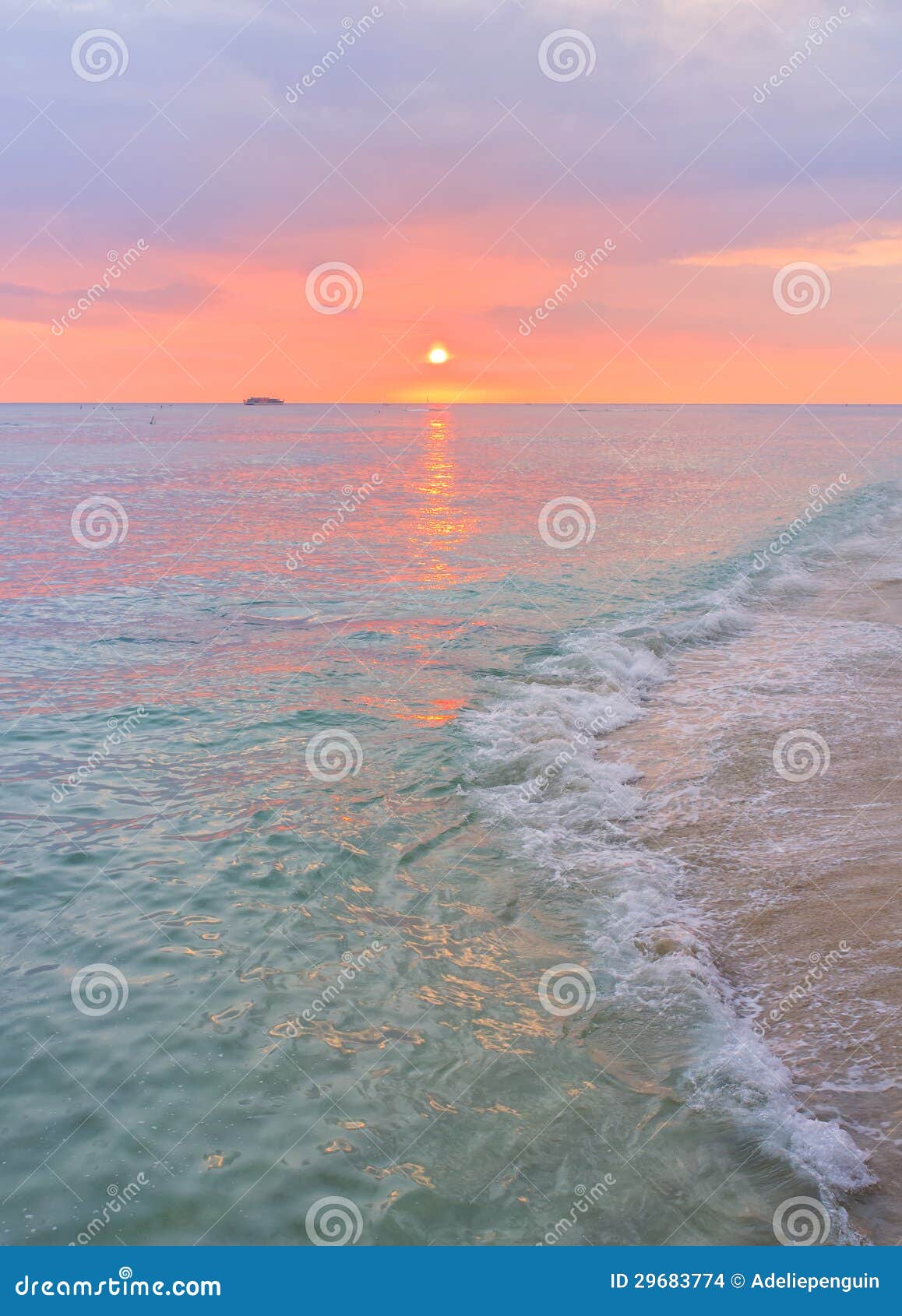 waikki beach sunset, honolulu, oahu hawaii