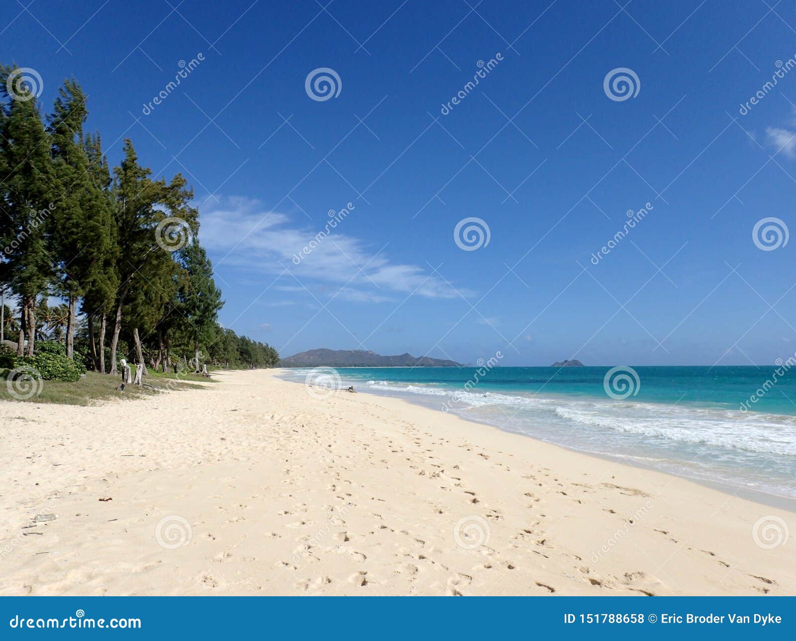 waimanalo beach at looking towards mokulua islands