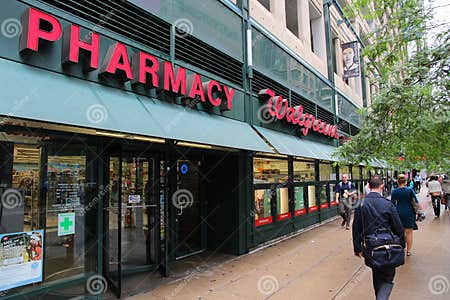 Walgreens Chicago editorial photography. Image of illinois - 44960257