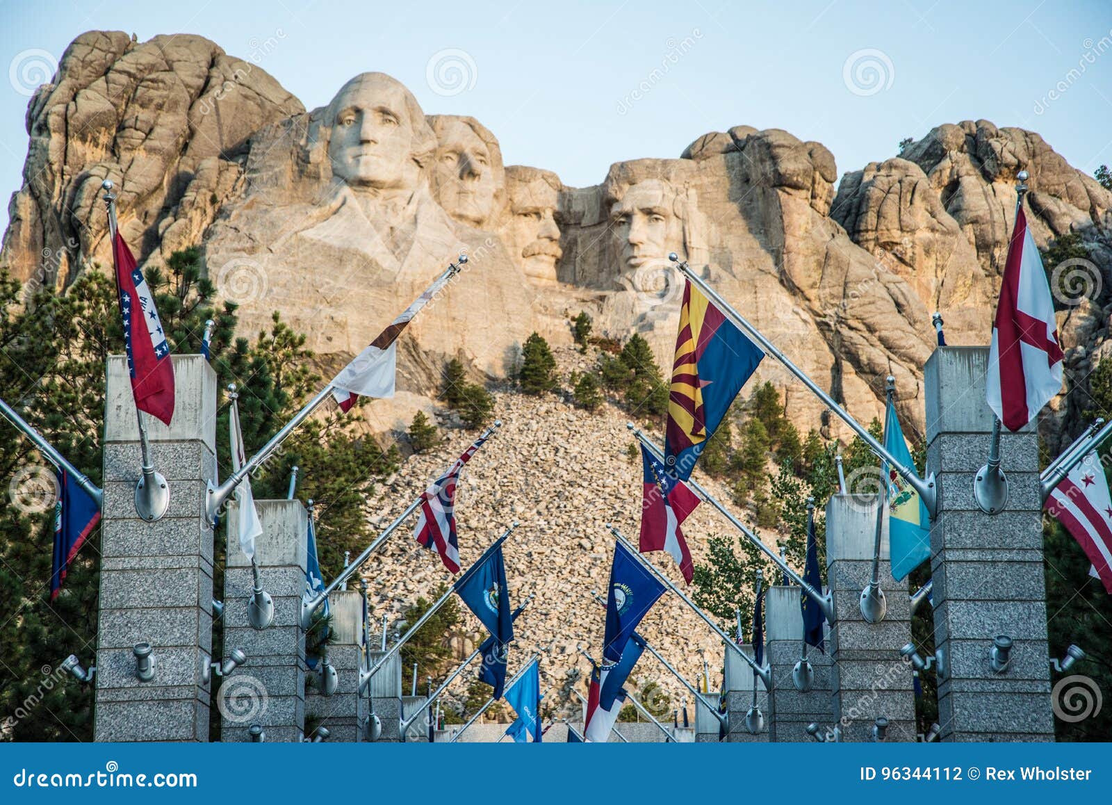 walk of flags entry at mount rushmore