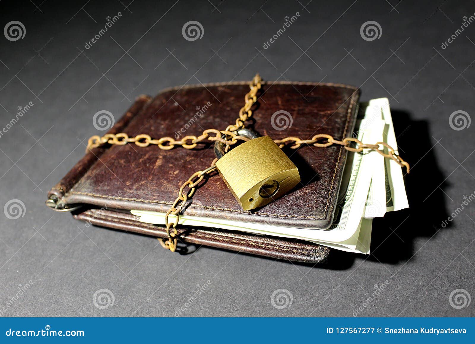 book chain wallet