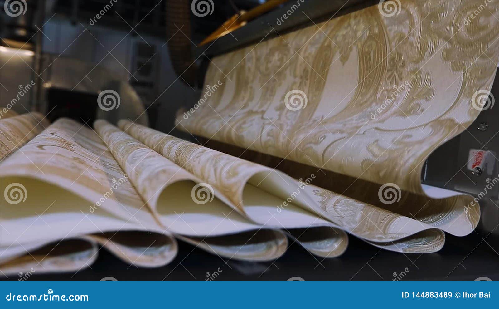 Wallpaper Production, Wallpaper Production Process. Movement of