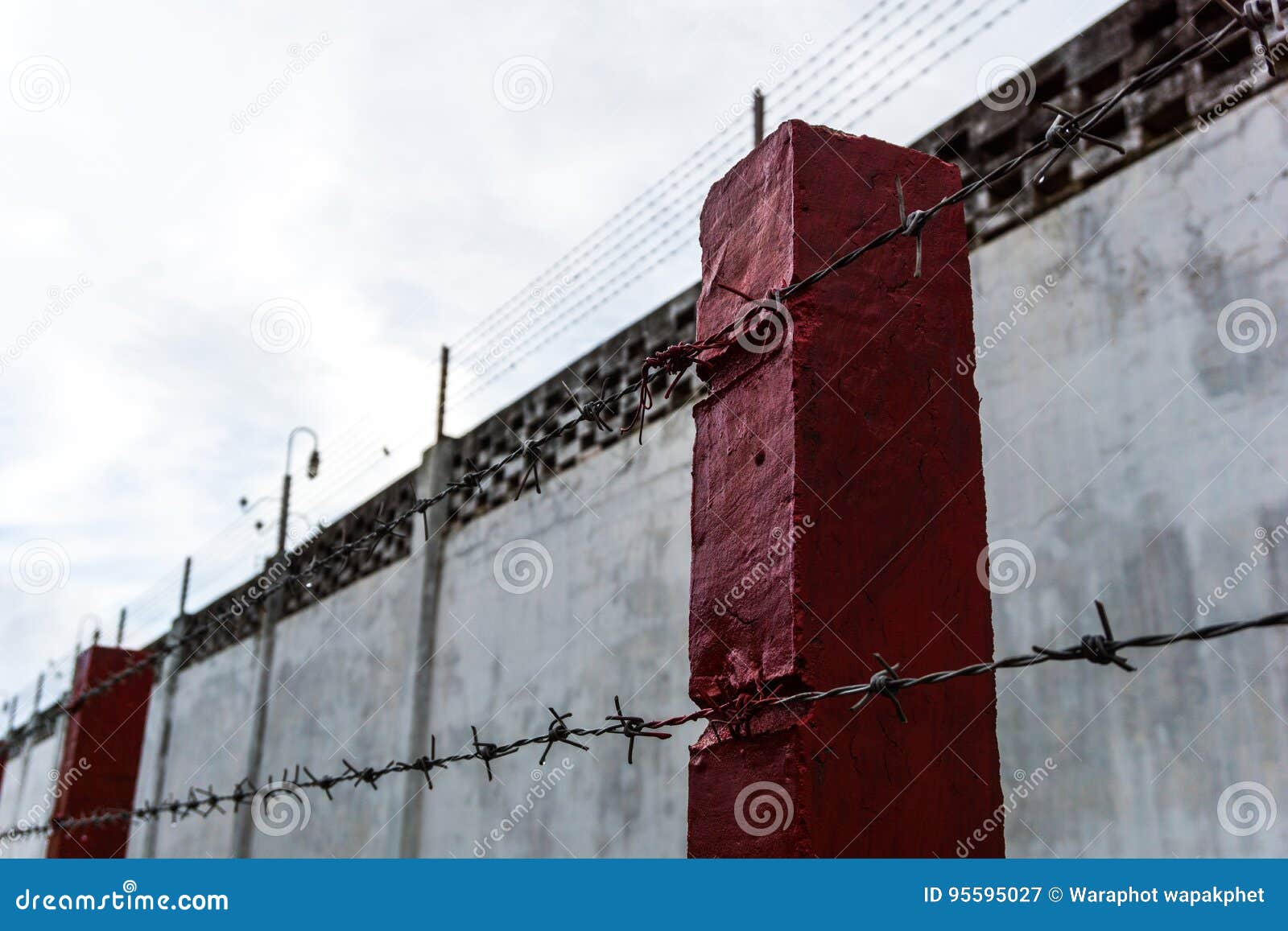 walls, fences, prisons, prisoners,
