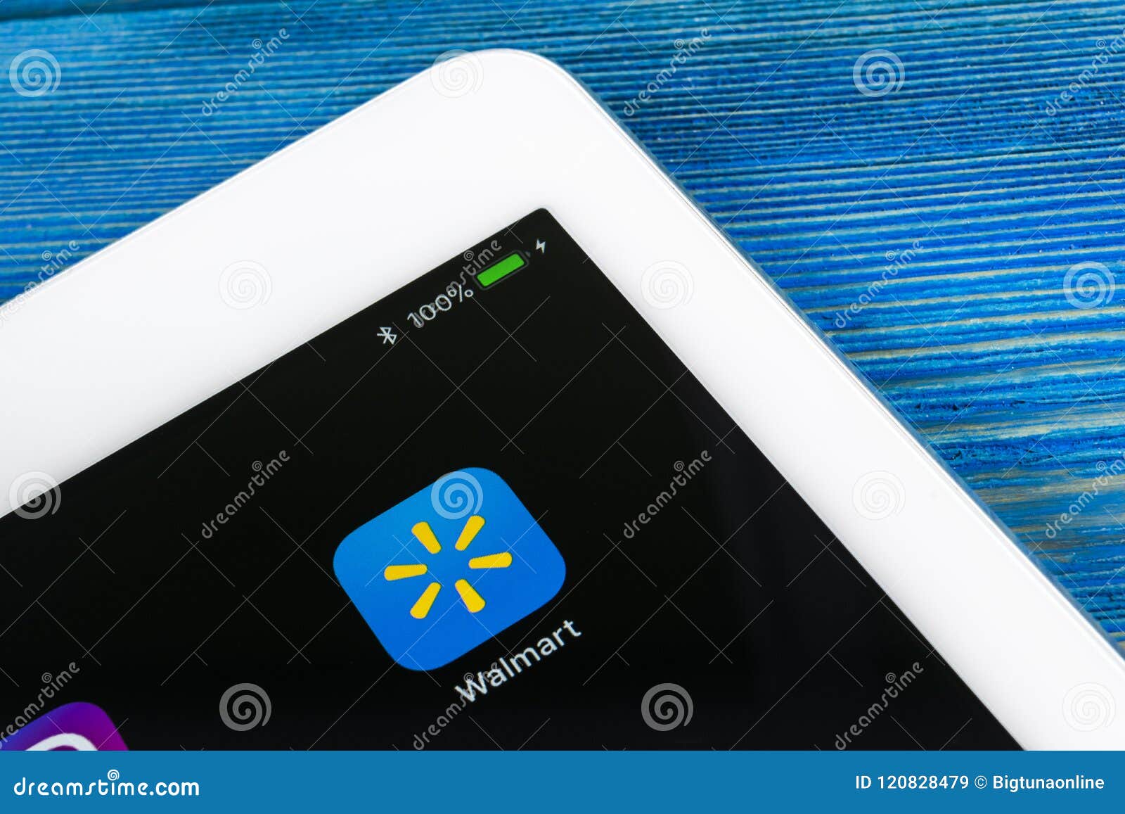 Walmart Application Icon On Apple IPad Pro Screen Close-up ...