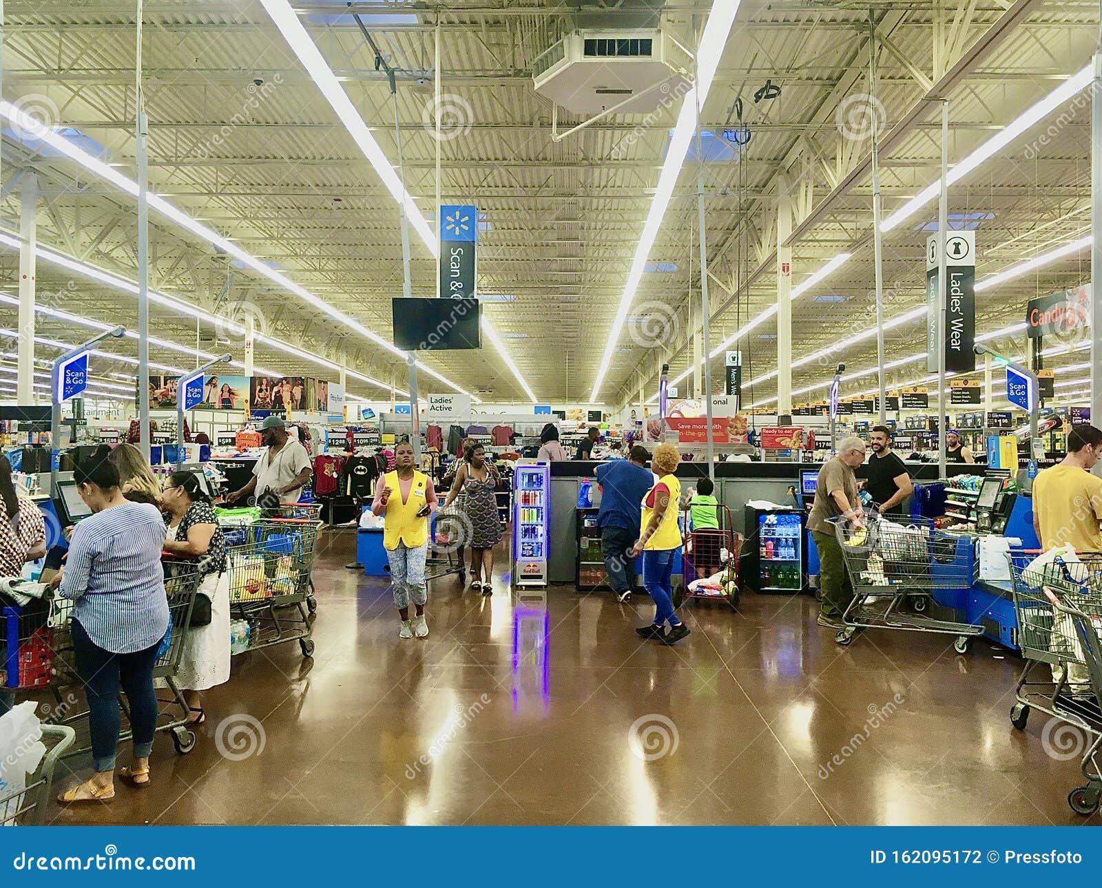 Walmart Supercenter editorial photography. Image of interior - 162095172