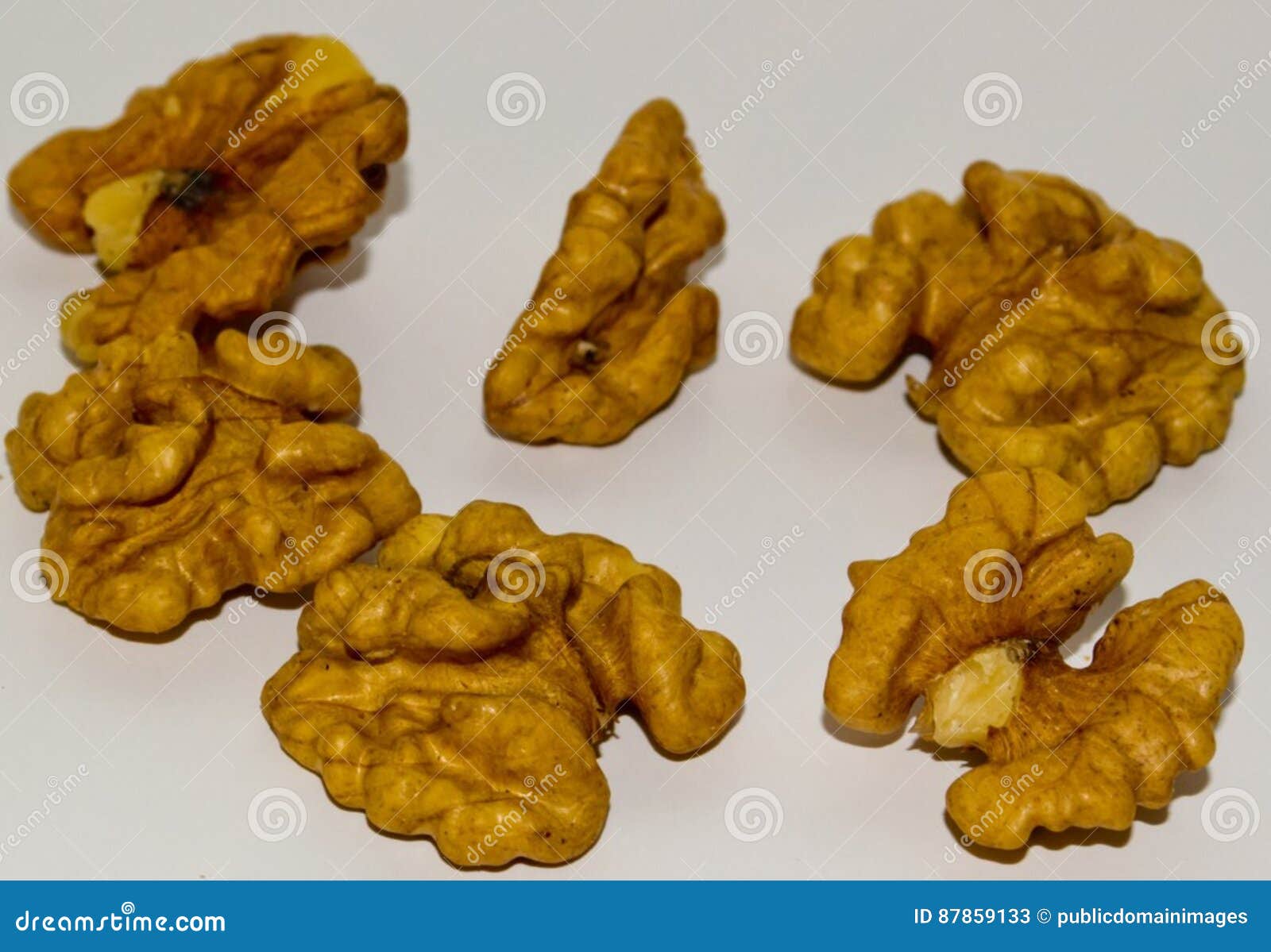 Walnutmeatsisolatedonwhite Picture. Image 87859133