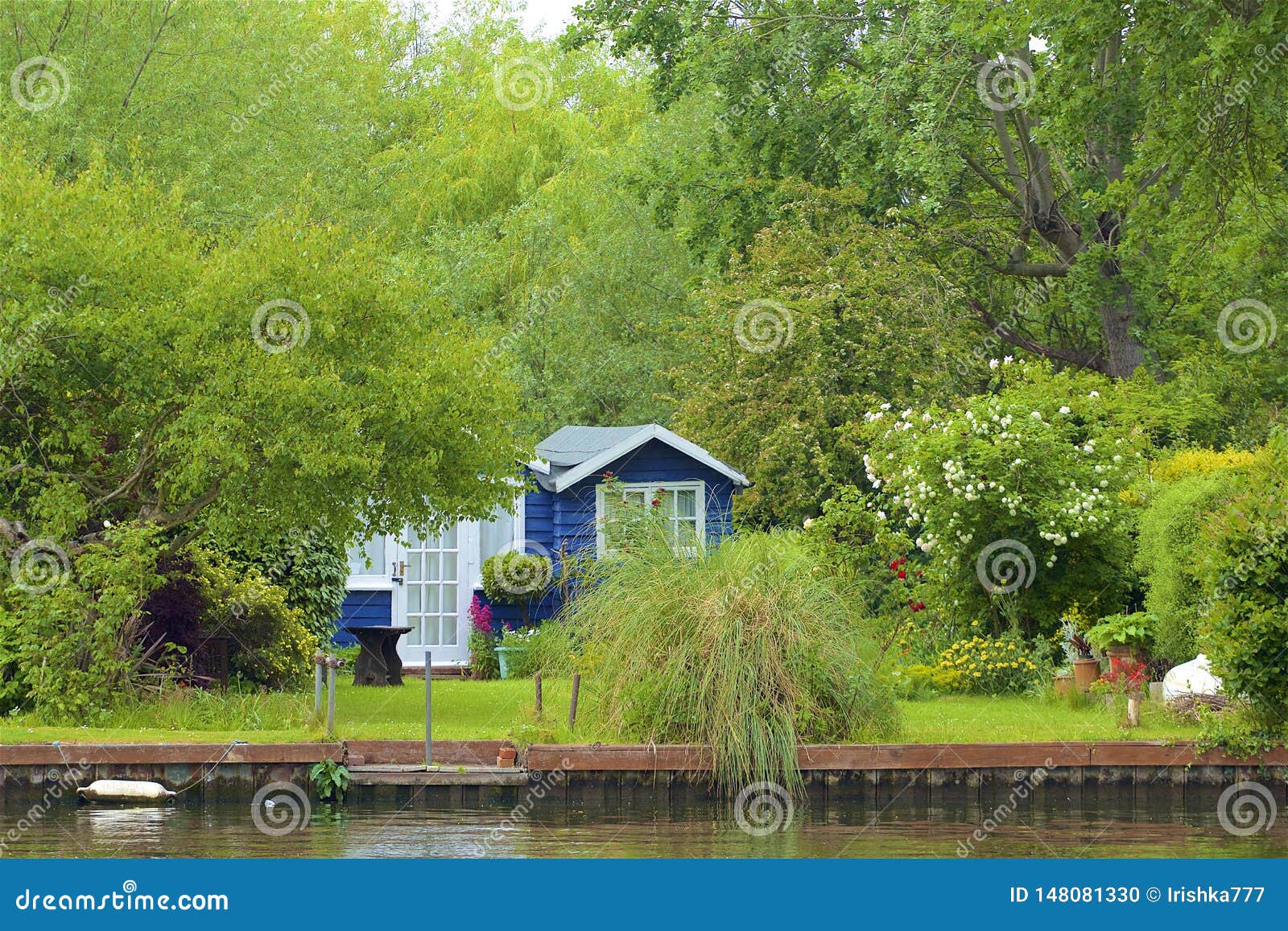 Waltonon Thames, England editorial image. Image of bloom 148081330