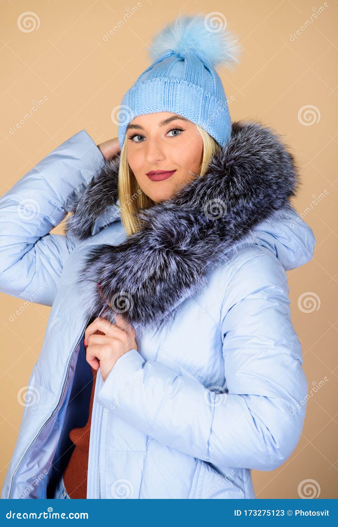 https://thumbs.dreamstime.com/z/warming-up-casual-winter-jacket-more-stylish-have-comfort-features-female-fashion-clothes-shop-buy-online-designed-your-girl-173275123.jpg