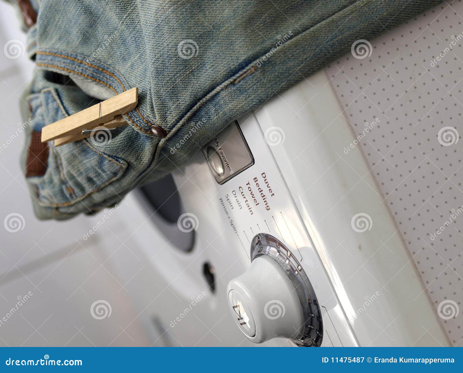 В каком режиме стирать джинсы в стиральной