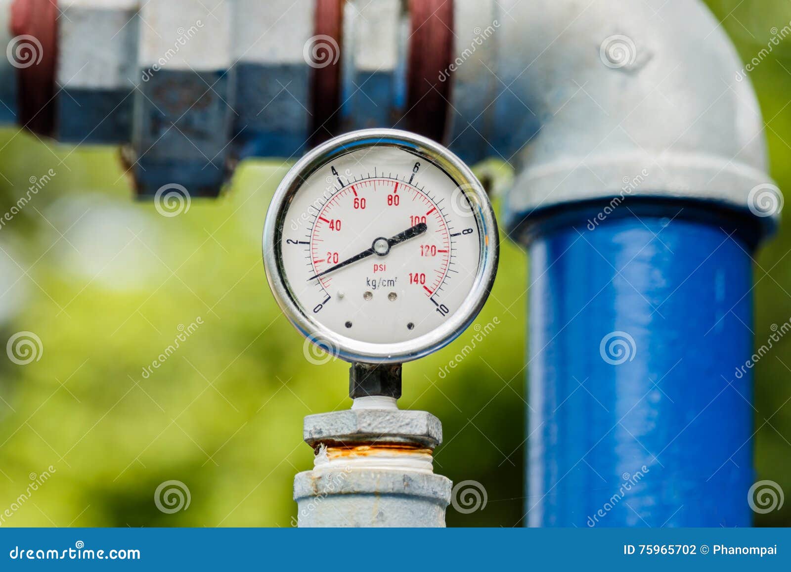 Wasserdruckmesser stockfoto. Bild von technologie, stahl - 75965702