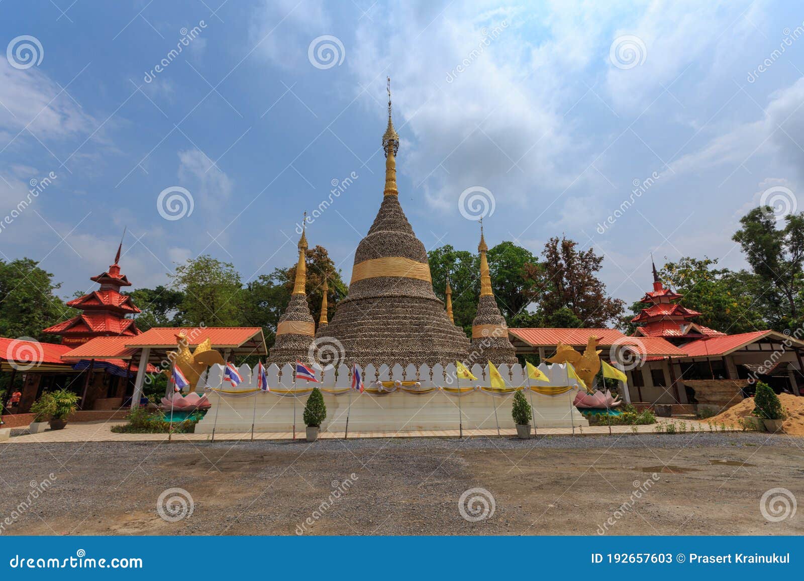 Wat Chedi Hoi The Oyster Shell Temple Pathum Thani Thailand Stock Image Image Of Design Isolated