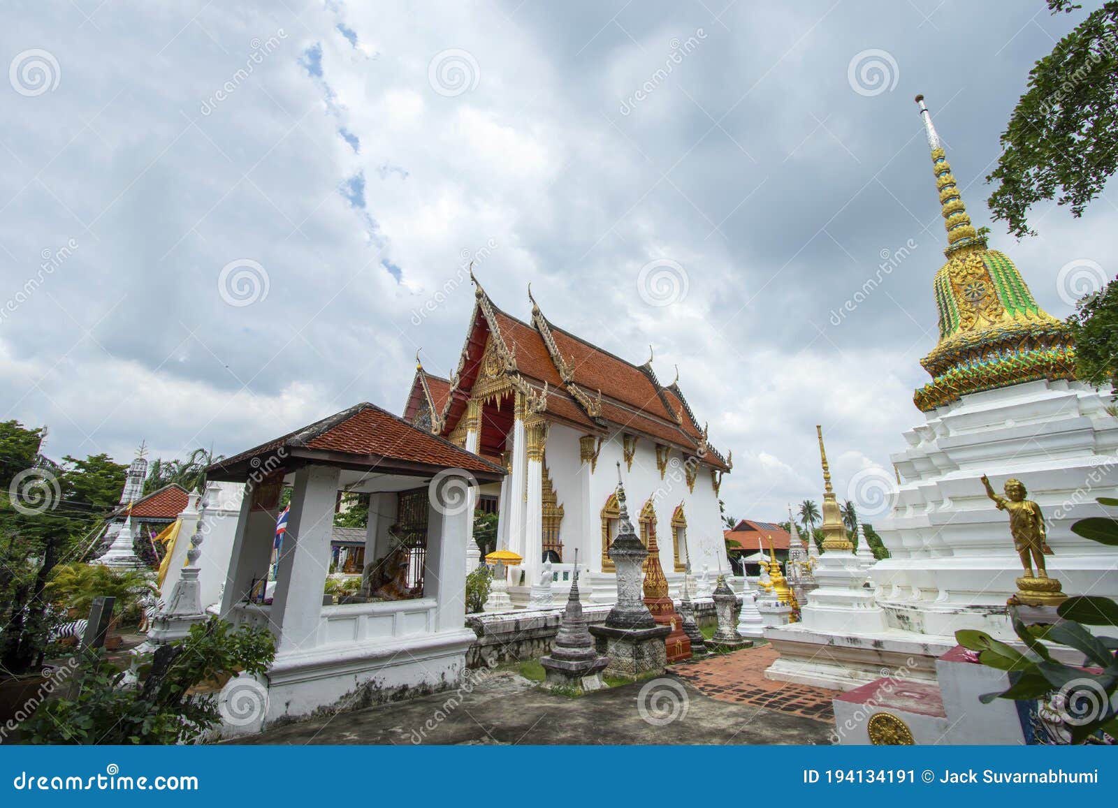 Wat Chim Phli Sutthawat on Koh Kret in Nonthaburi Province Stock Image ...
