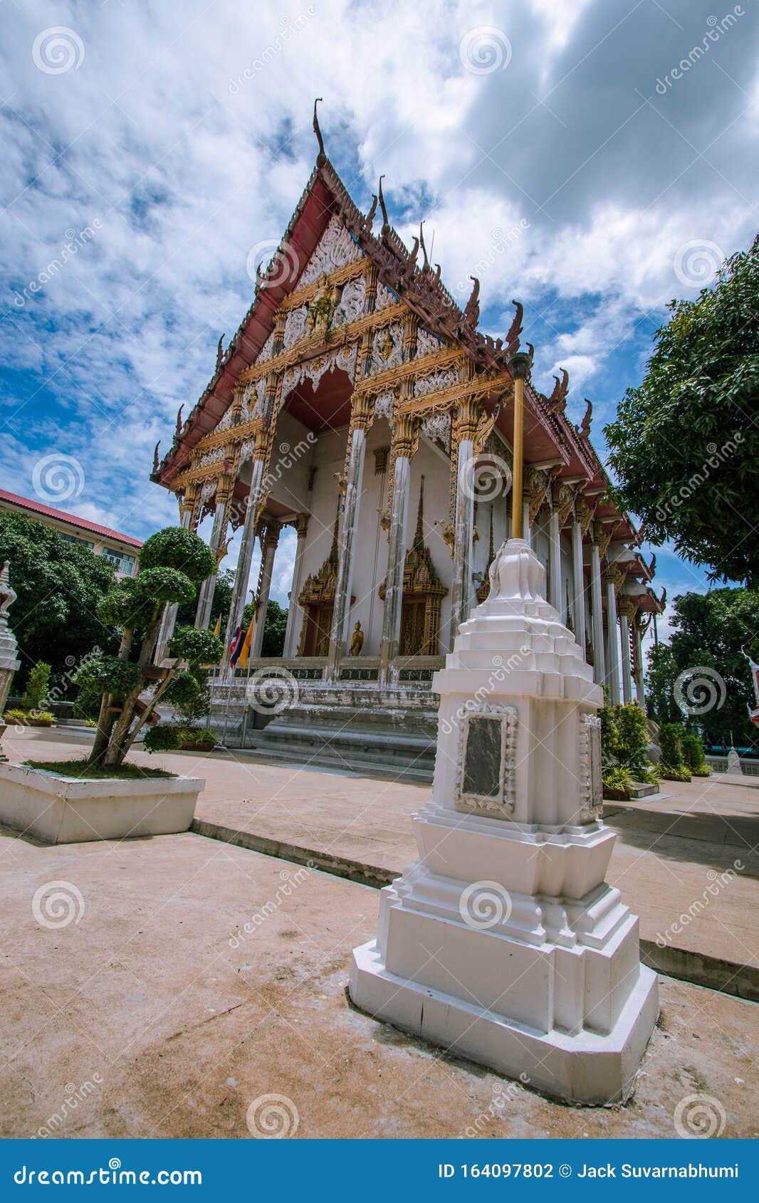 Wat Khian Khet Thanyaburi District Pathum Thani Province Stock Photo Image Of Garden Boat