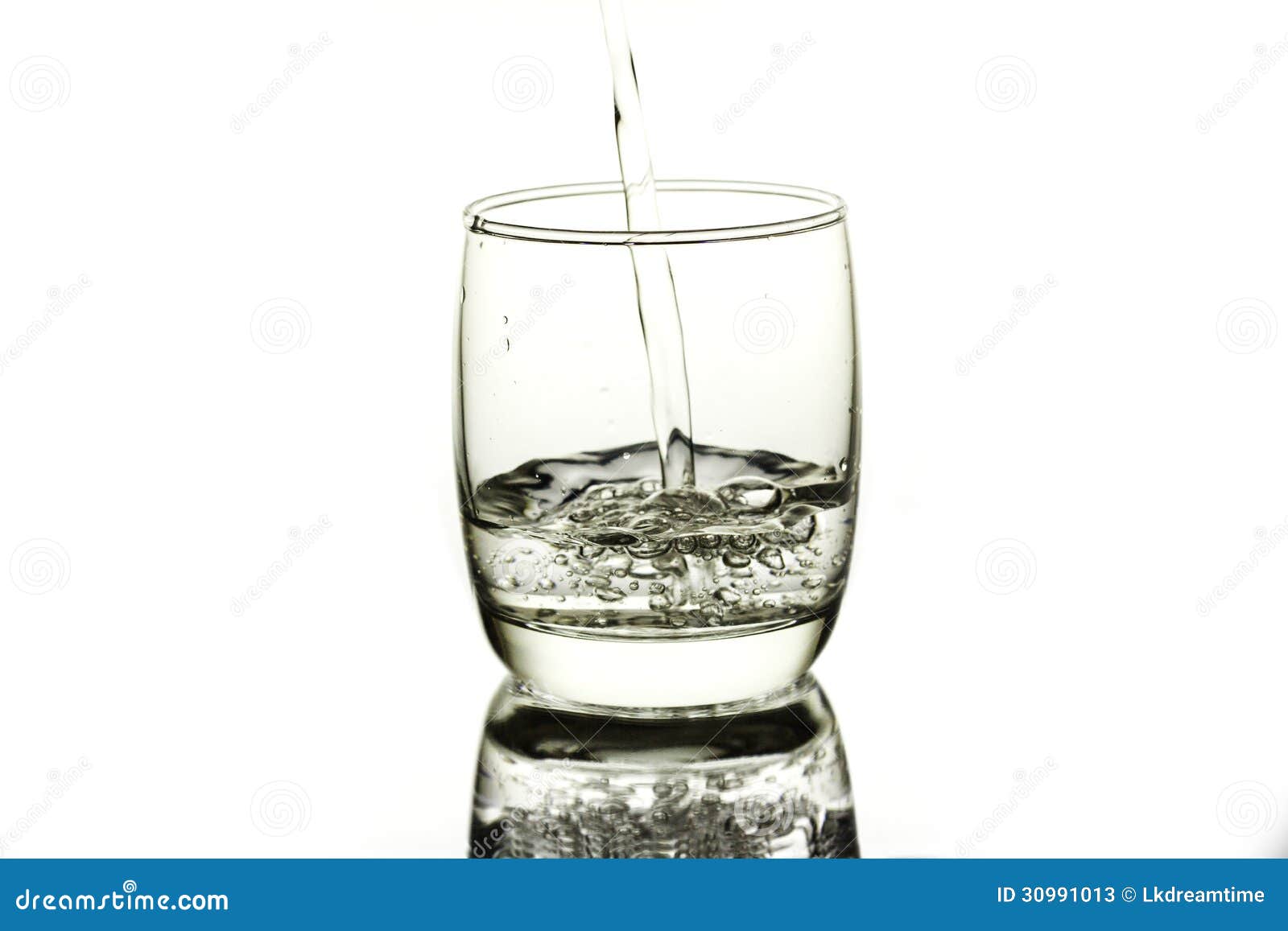 https://thumbs.dreamstime.com/z/water-being-poured-glass-cup-clear-30991013.jpg