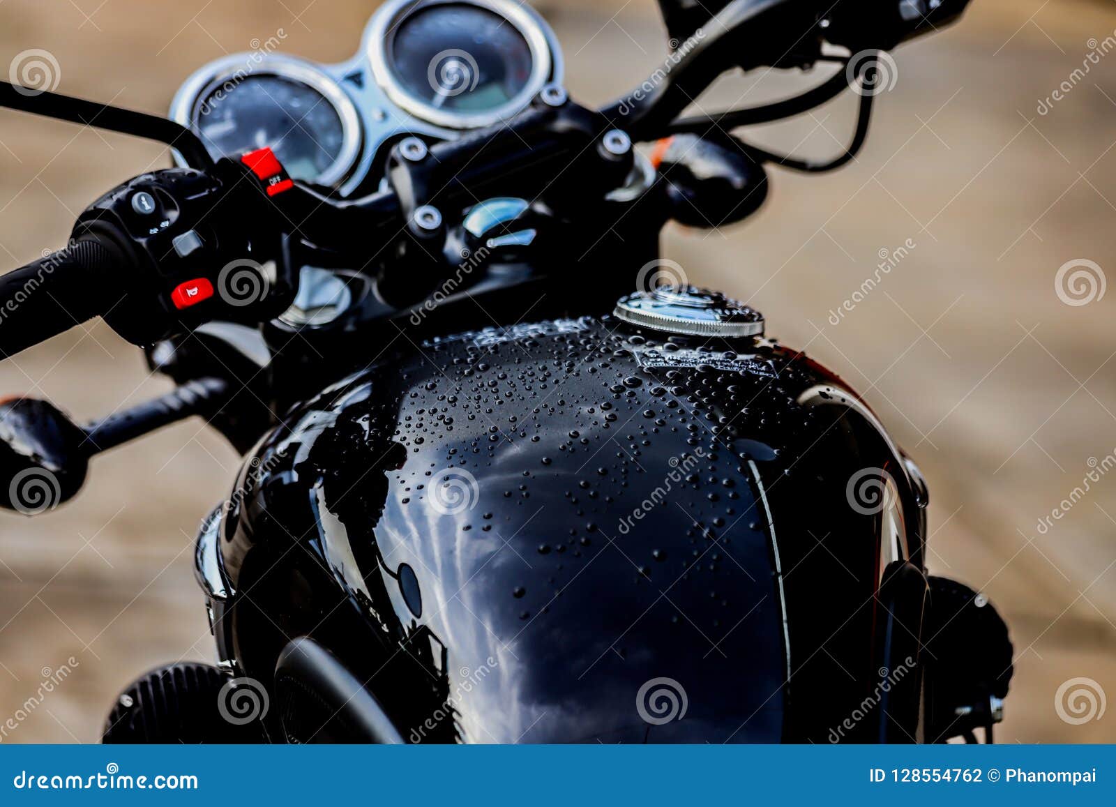 Water Droplets on Motorcycle Fuel Tank. Stock Photo Image of motorcycle, cistern 128554762