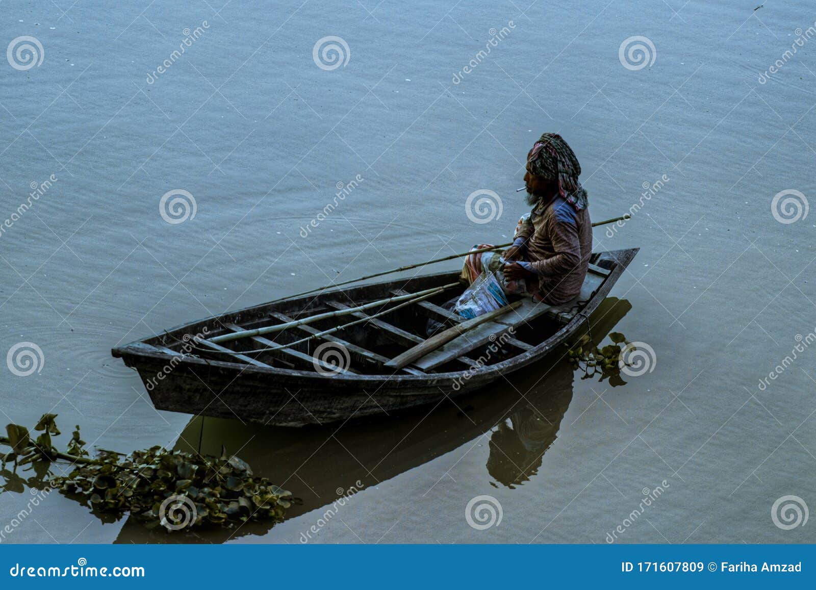 Fishing boat with oldman editorial stock image. Image of oldman - 171607809