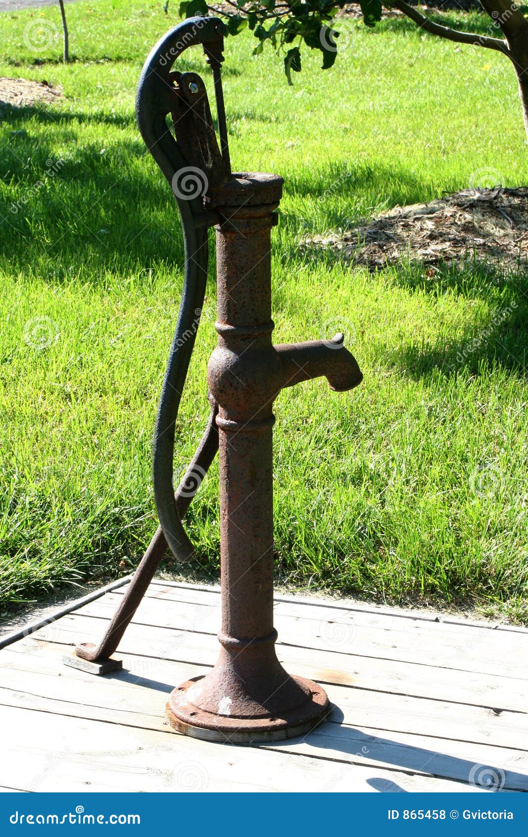 Old fashion hand water pump hi-res stock photography and images