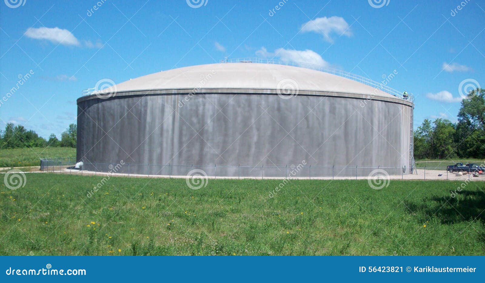 21,004 Reservoir Tank Stock Photos - Free & Royalty-Free Stock Photos from  Dreamstime