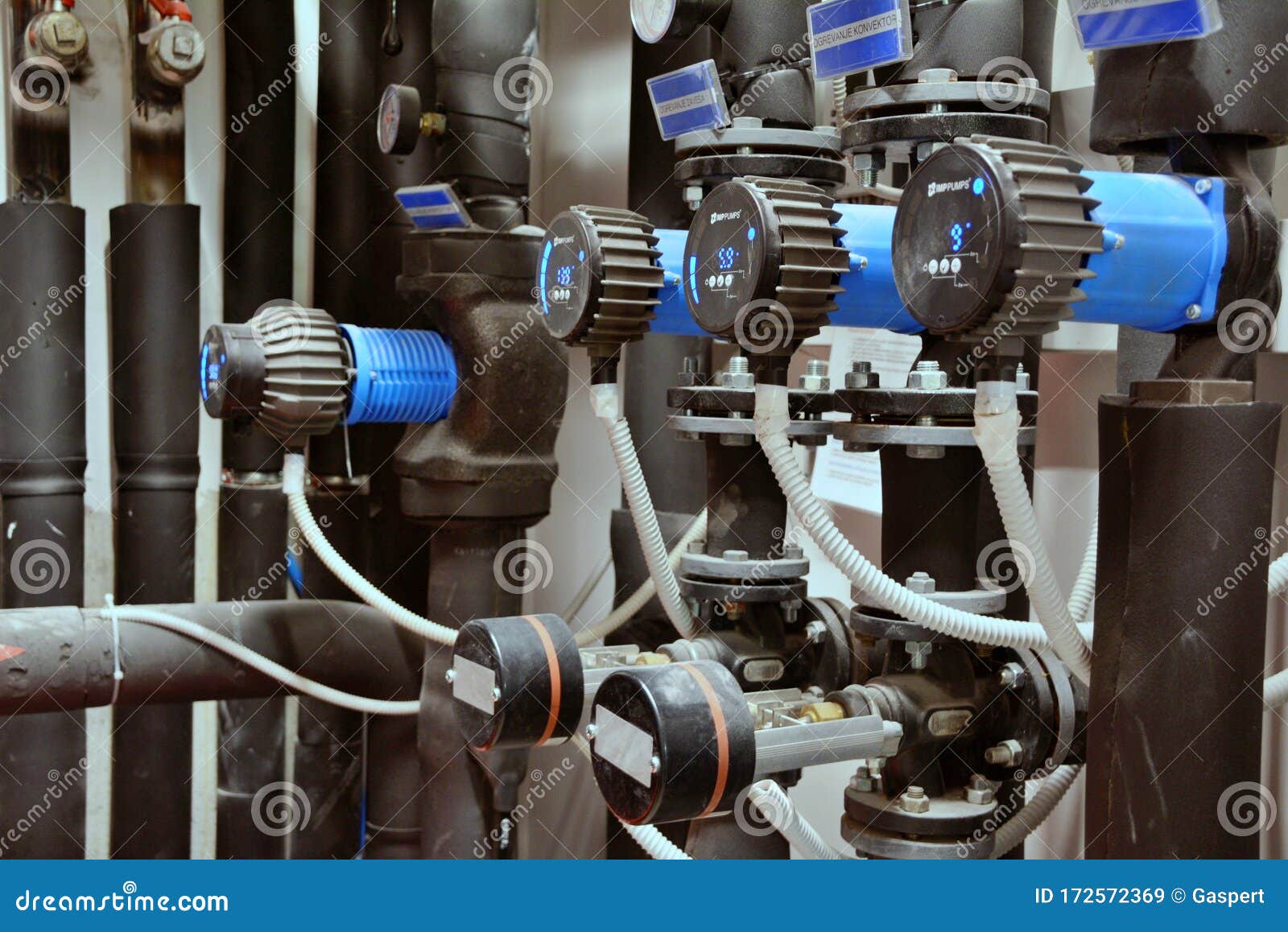 water sistem pumps manometer filters cleaners plumber