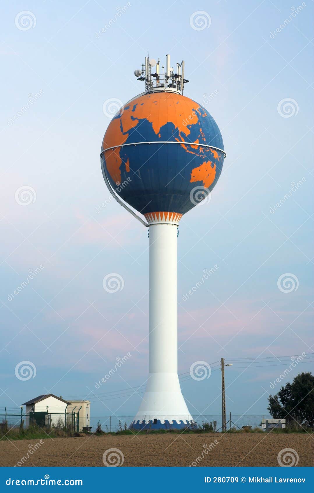 https://thumbs.dreamstime.com/z/water-tower-painted-as-globe-aerials-top-280709.jpg