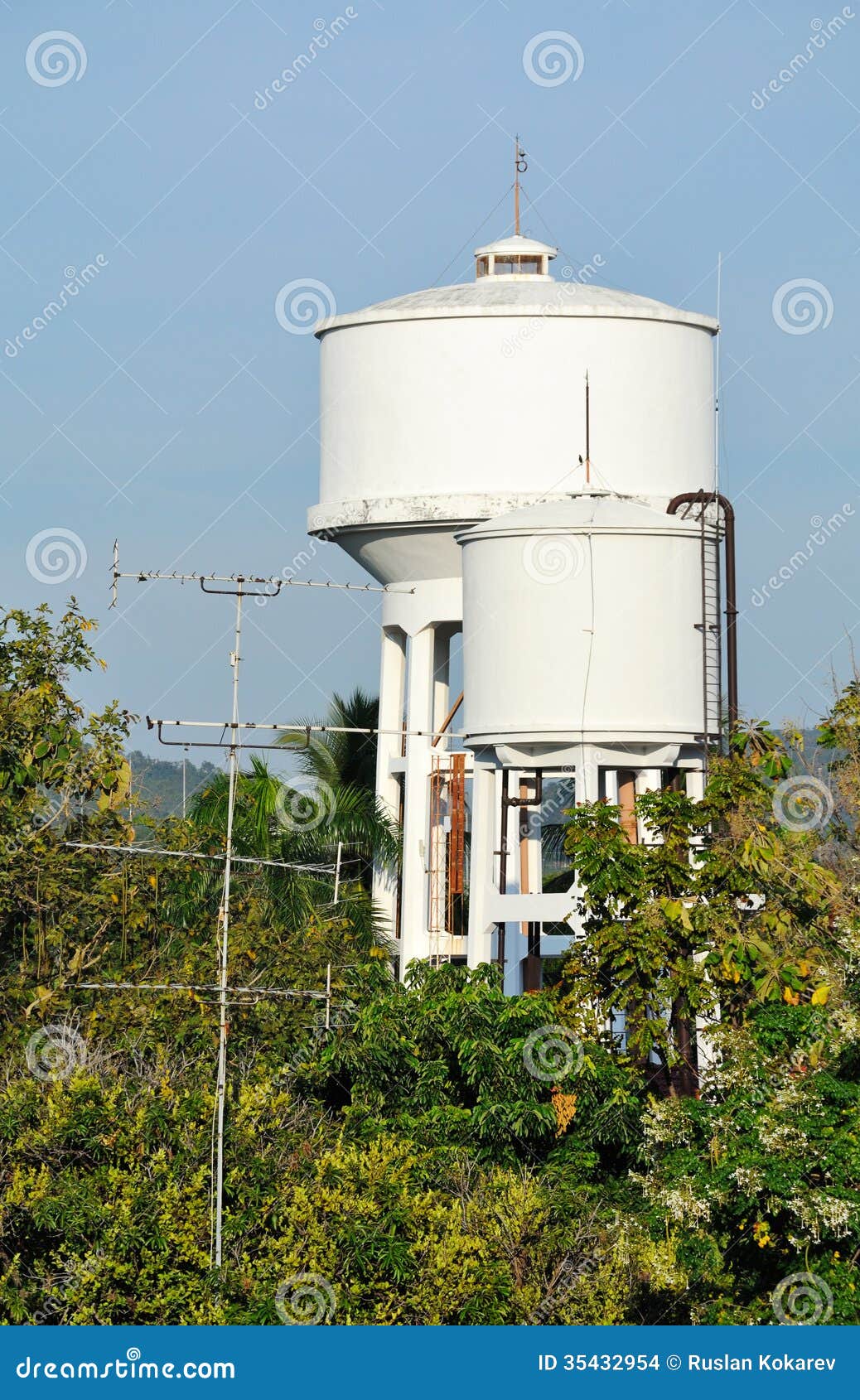 260 Roof Top Water Tank House Stock Photos - Free & Royalty-Free Stock  Photos from Dreamstime