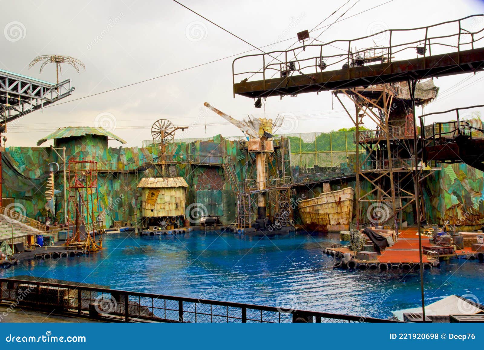 Water World Show at Universal Studios Singapore Editorial Stock Photo -  Image of trip, amusement: 221920698