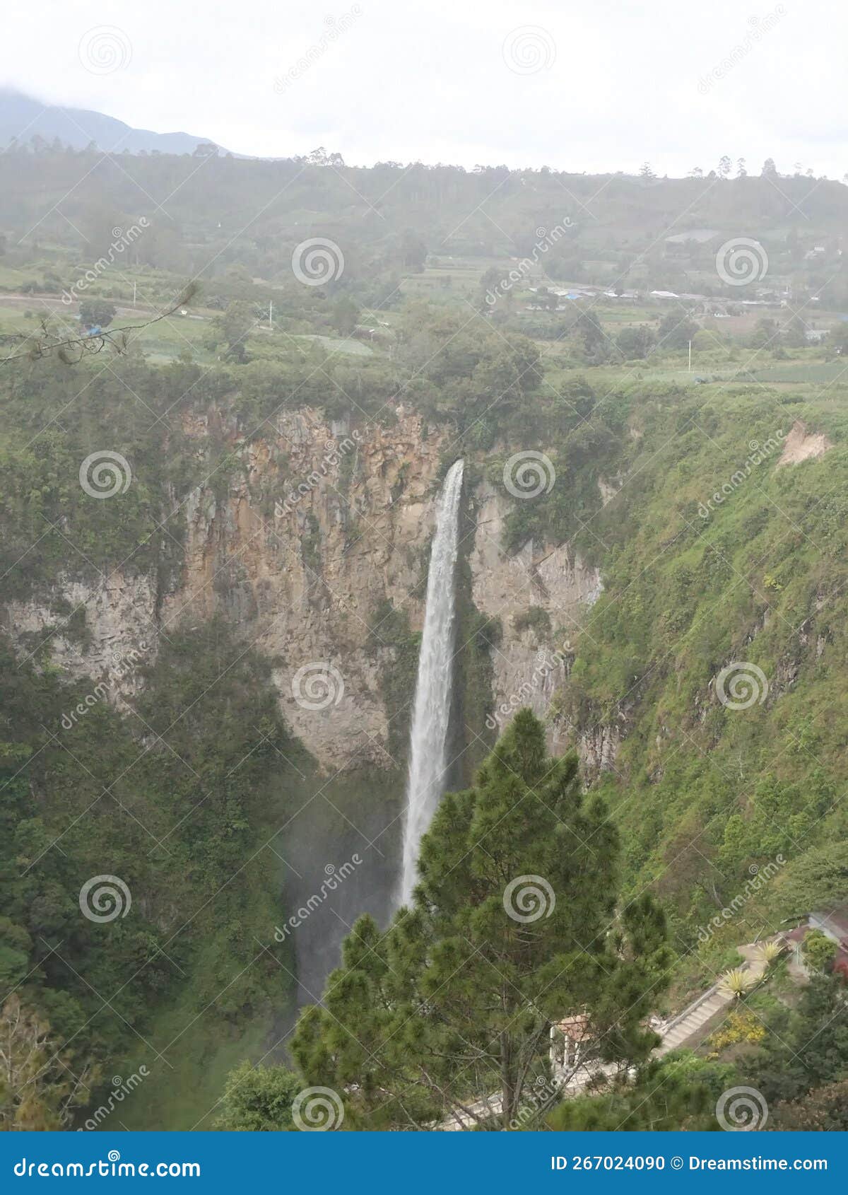 waterfall sipiso piso nort sumatera
