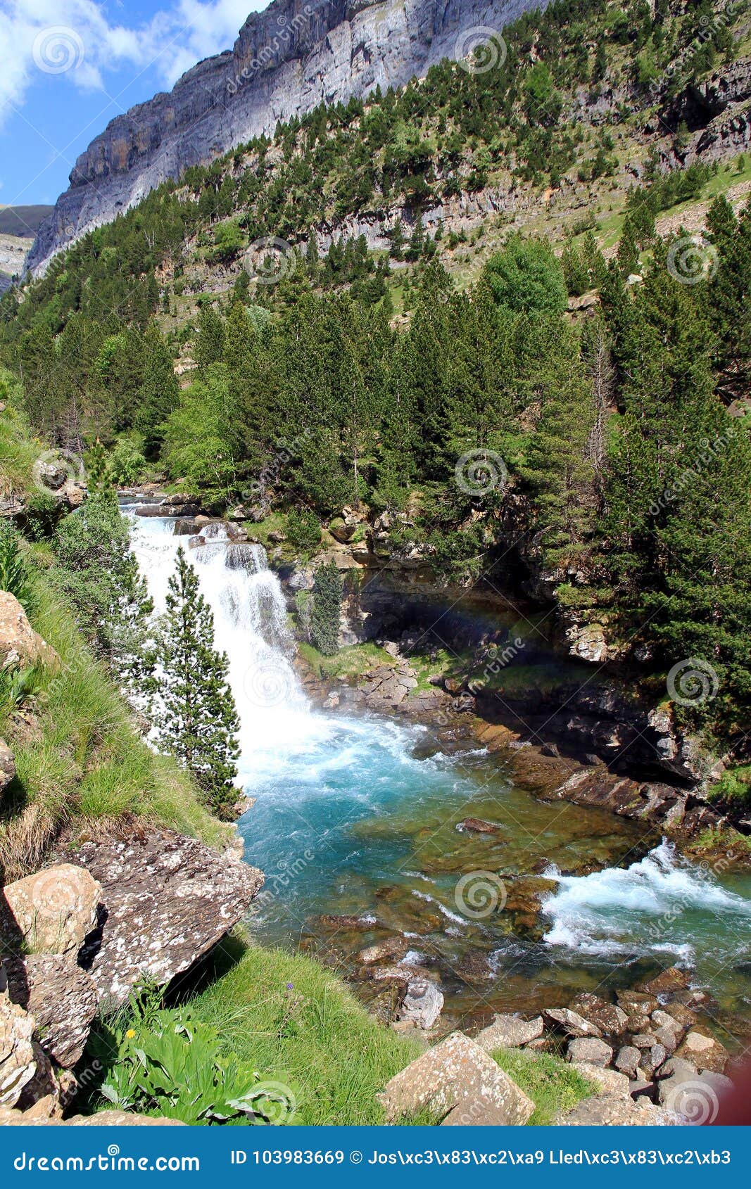 waterfalls gradas de soaso in ordesa park