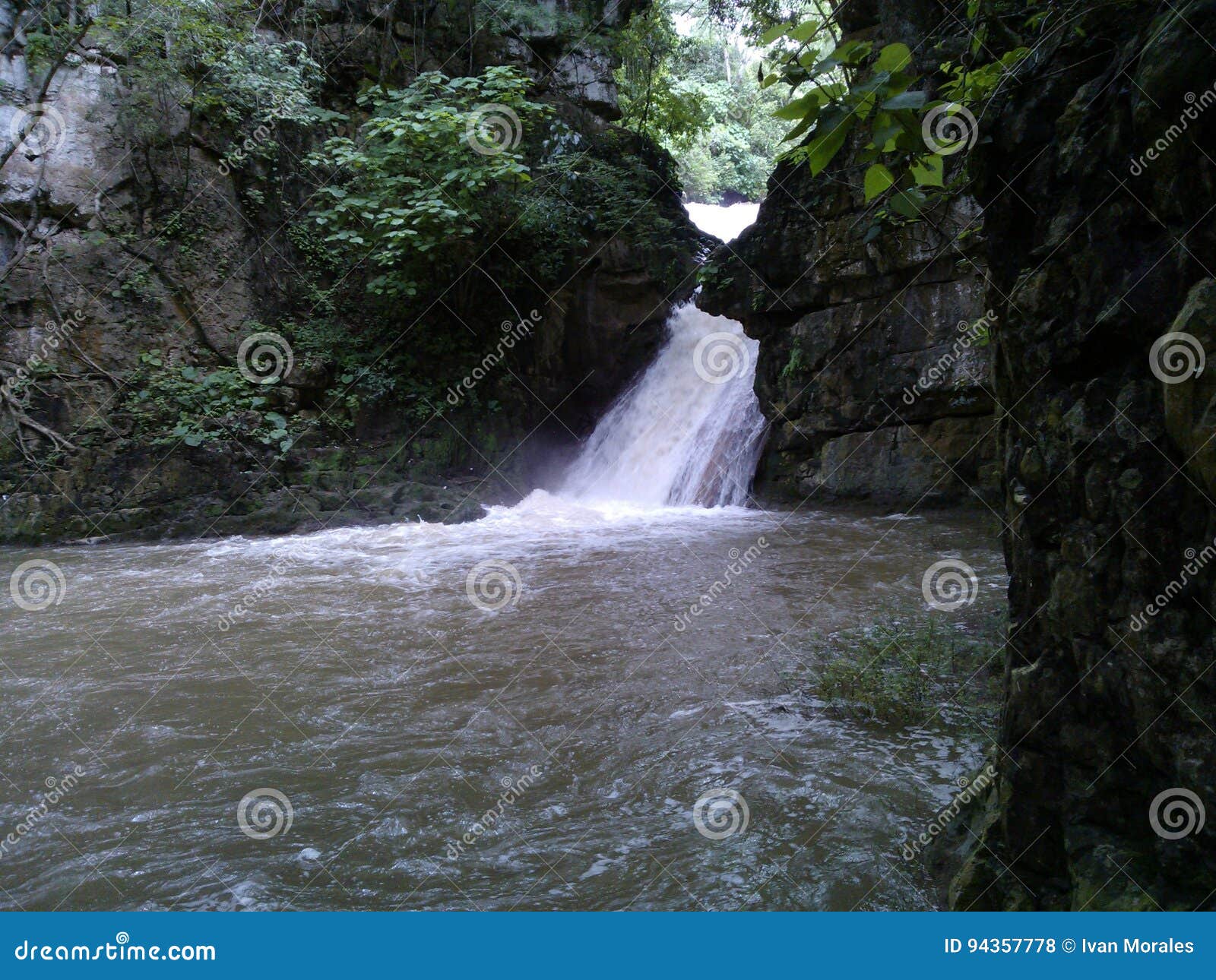 waterfalls la toma