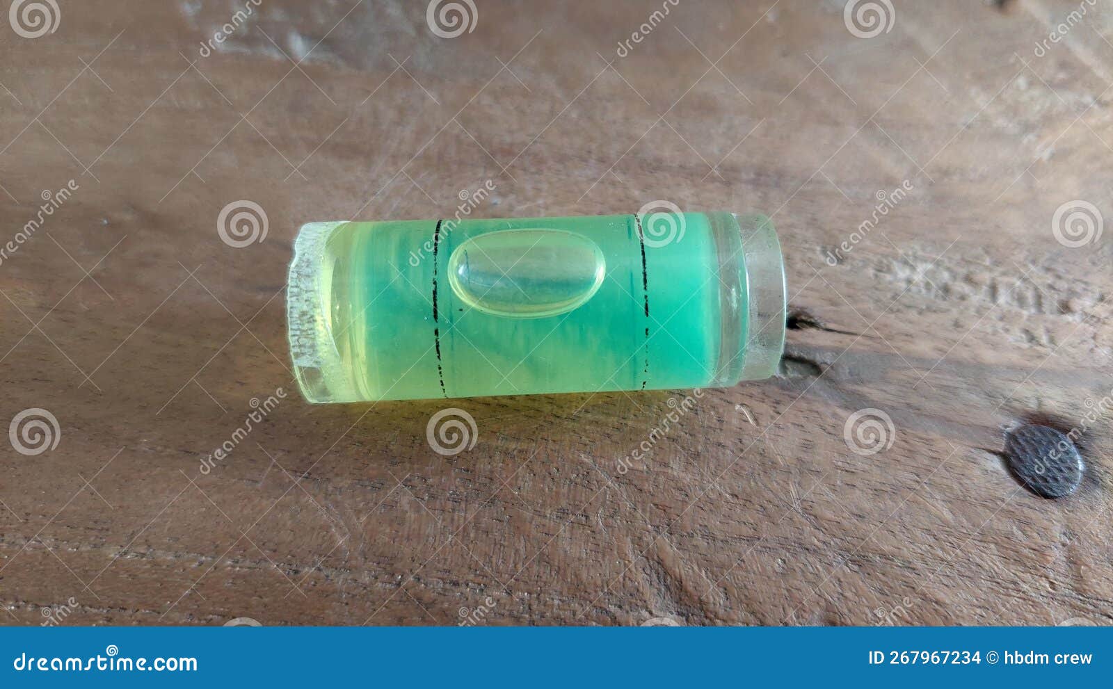 WATERPASS TOOL AS a BALANCE MEASUREMENT Stock Photo Image of measurement, green 267967234