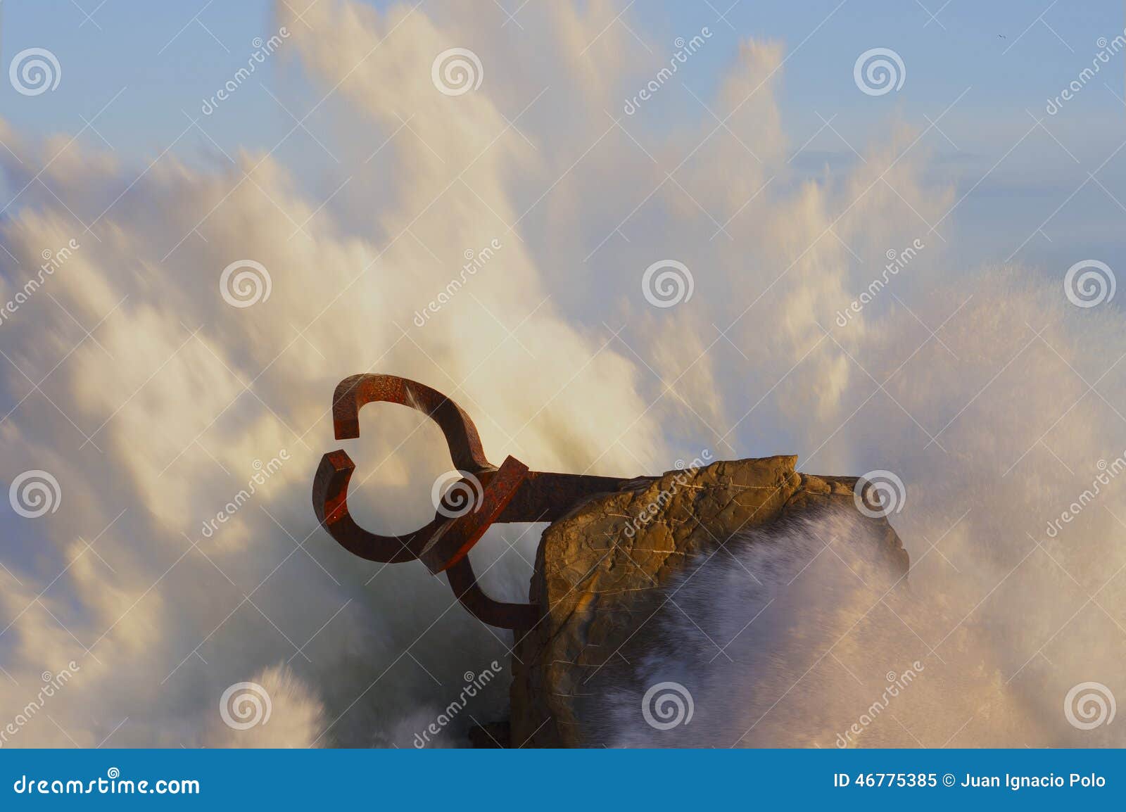 waves in the cantabrian sea, peine de los vientos in donostia