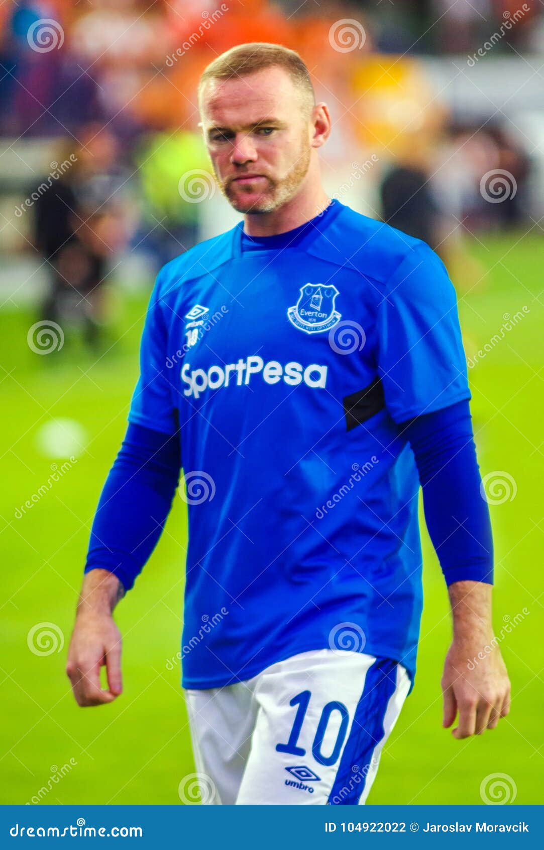 Steaua Bucuresti players warm up with UEFA Champions League match balls  Stock Photo - Alamy