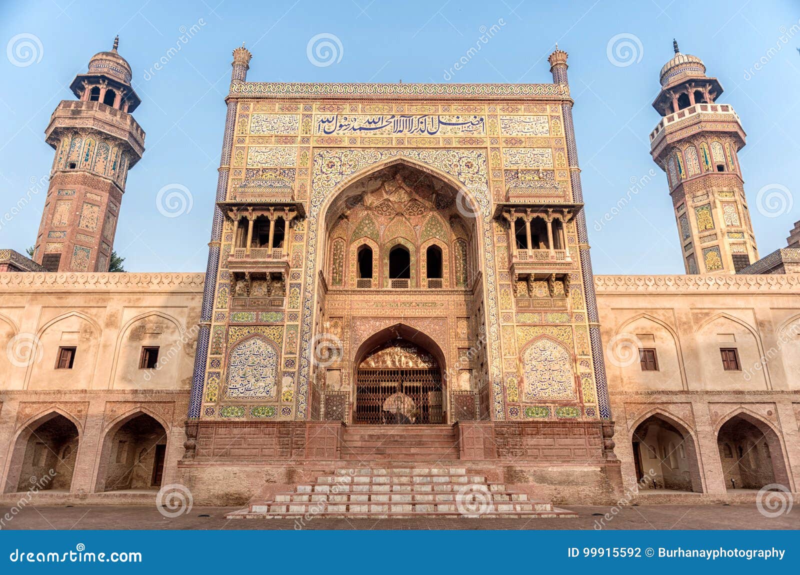 Wazir Khan Mosque, Pakistan Editorial Photography - Image ...