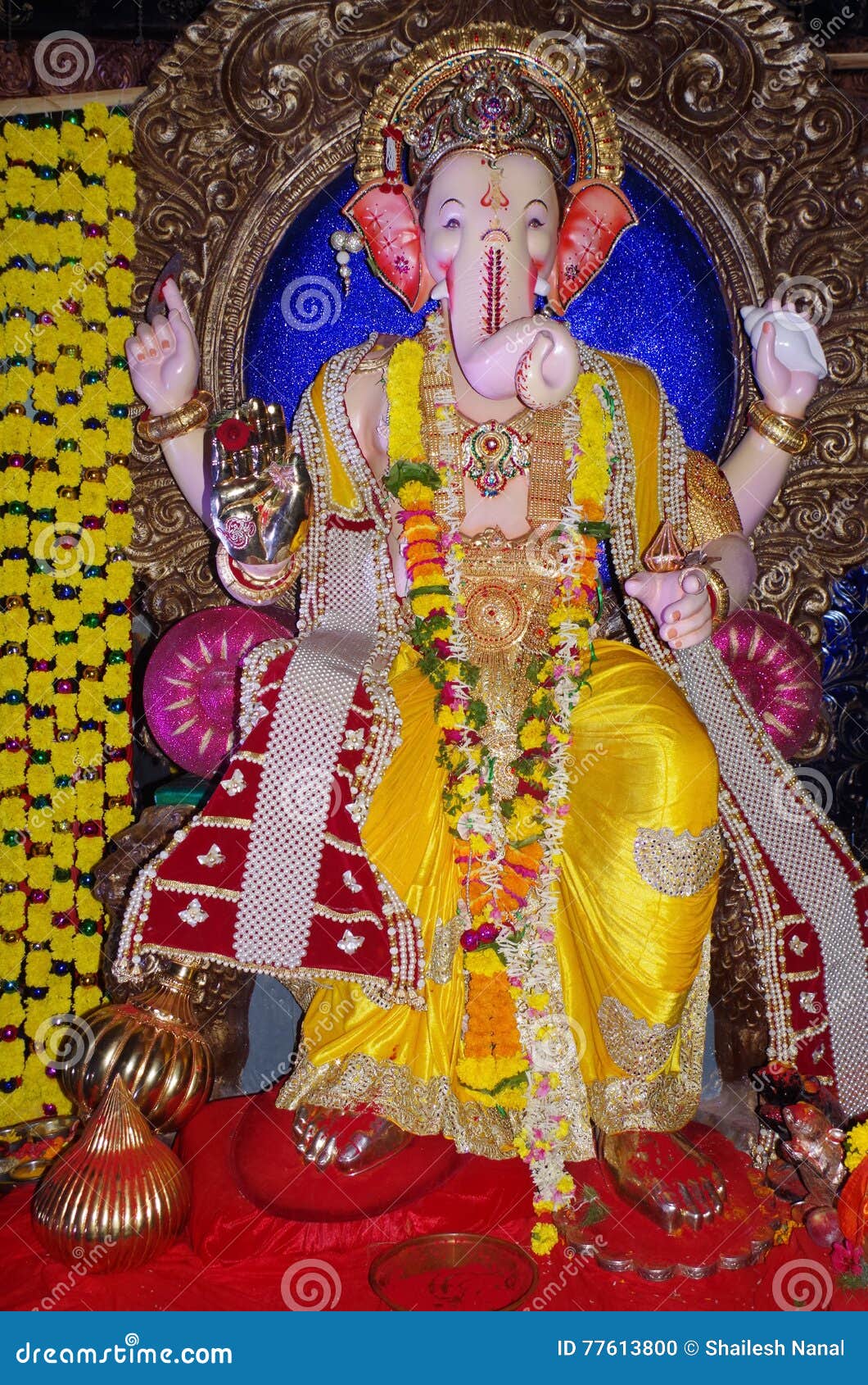 Wealthy Indian God-Lord Ganesh Stock Photo - Image of pink, wealth ...
