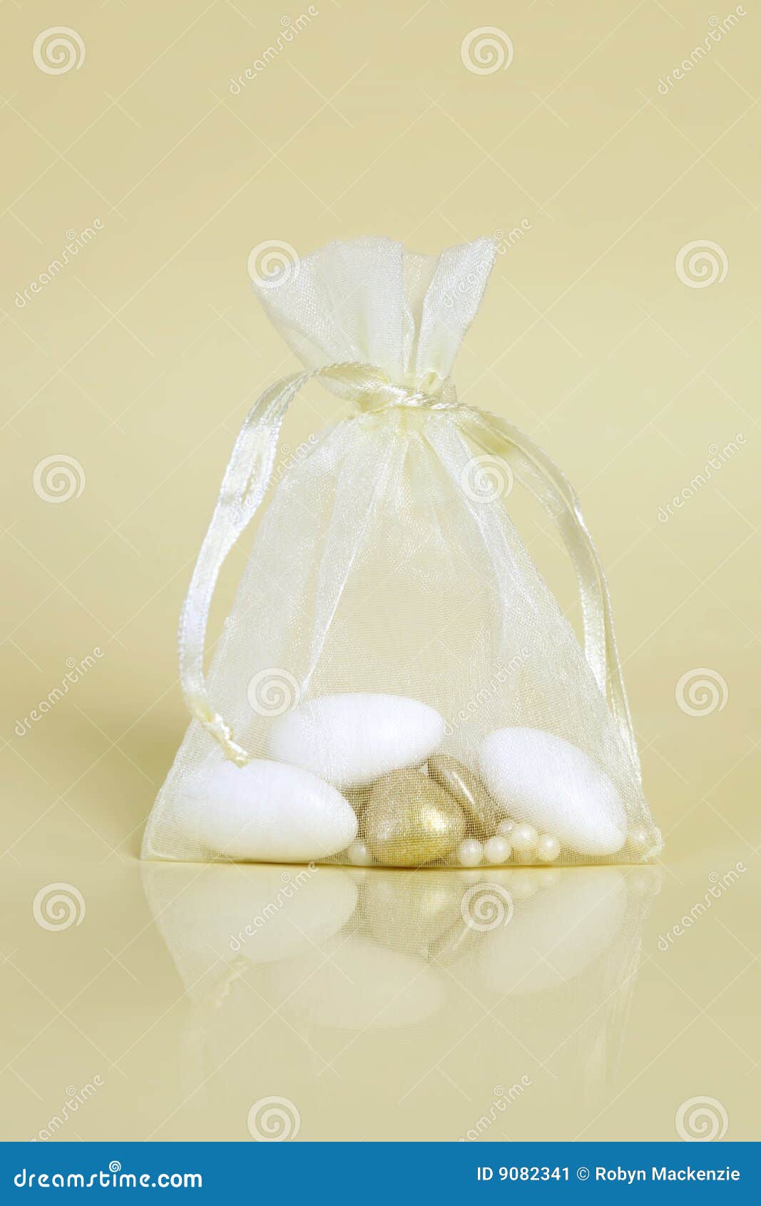 Wedding Almonds stock image. Image of vertical, sugar 9082341
