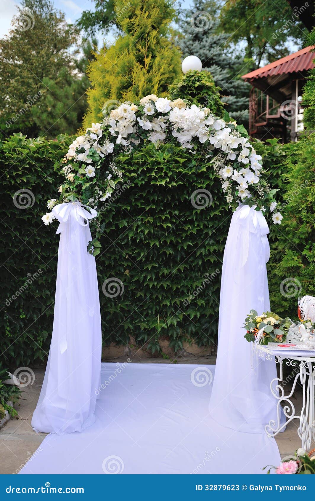 Wedding Arch Stock Photos - Image: 32879623