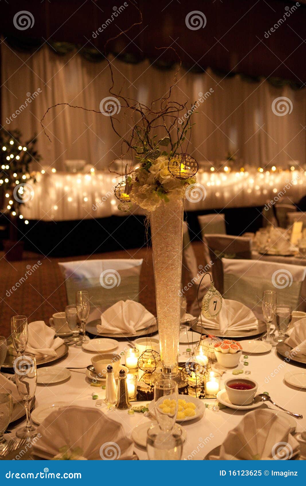 wedding banquet centrepiece