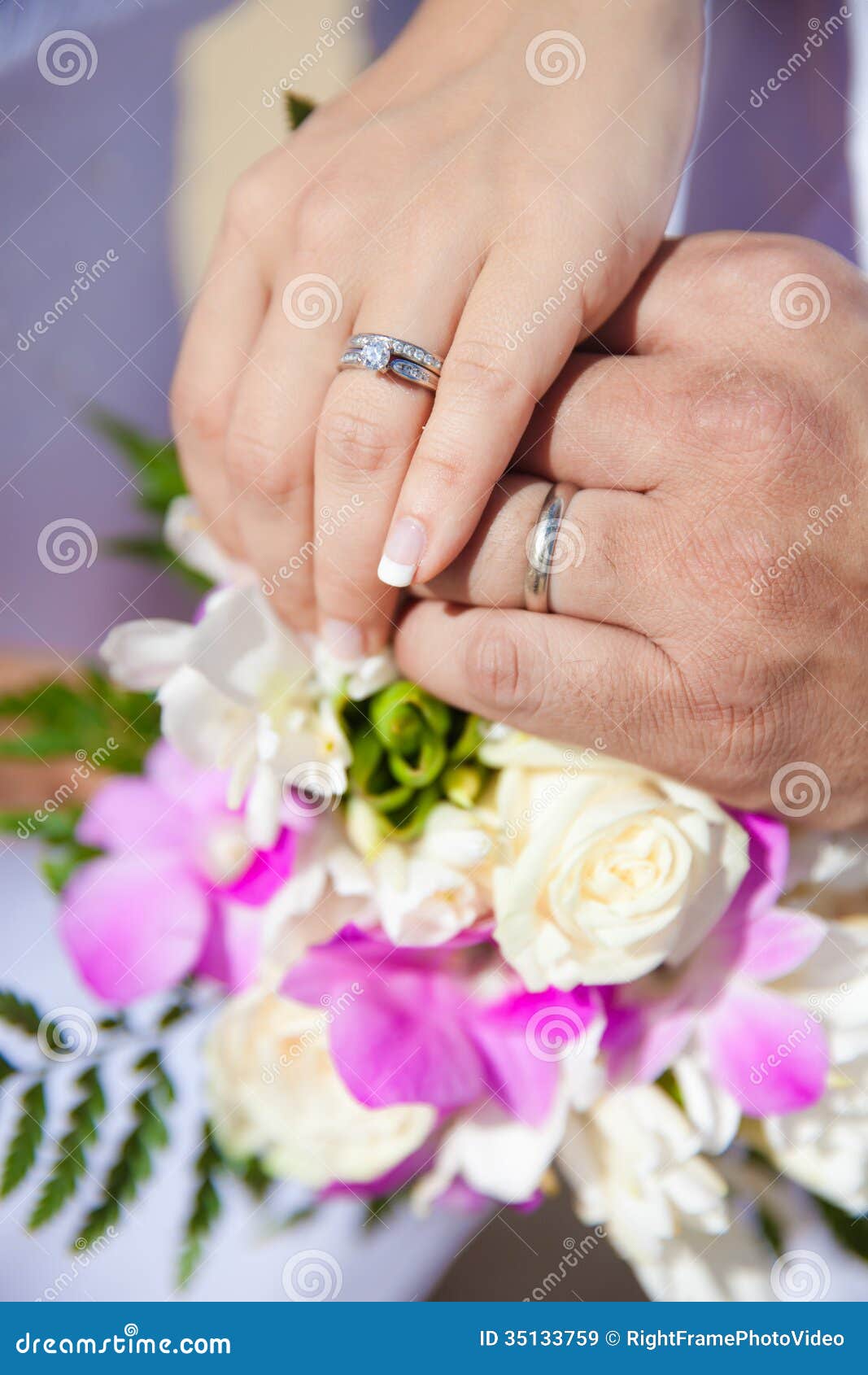Wedding bouquet and rings stock image. Image of holy 35133759