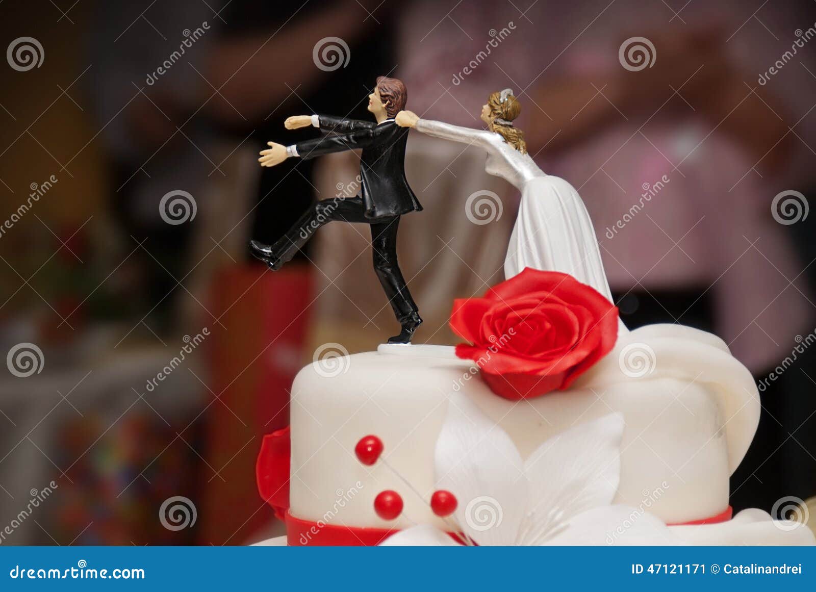 Wedding cake sculpture stock image. Image of engagement - 47121171