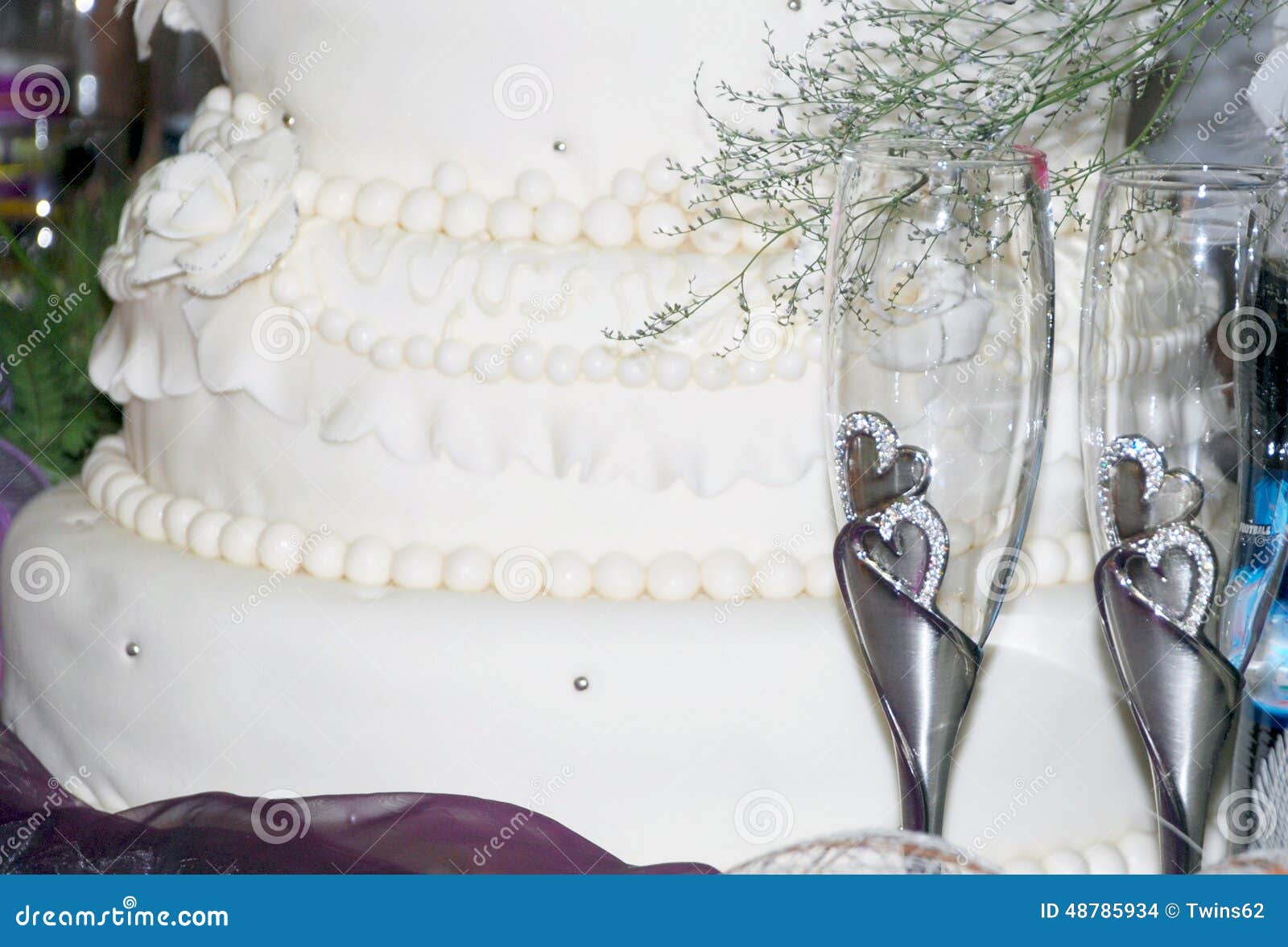 Wedding Cake and Two Glasses for White Wine Stock Photo Image of